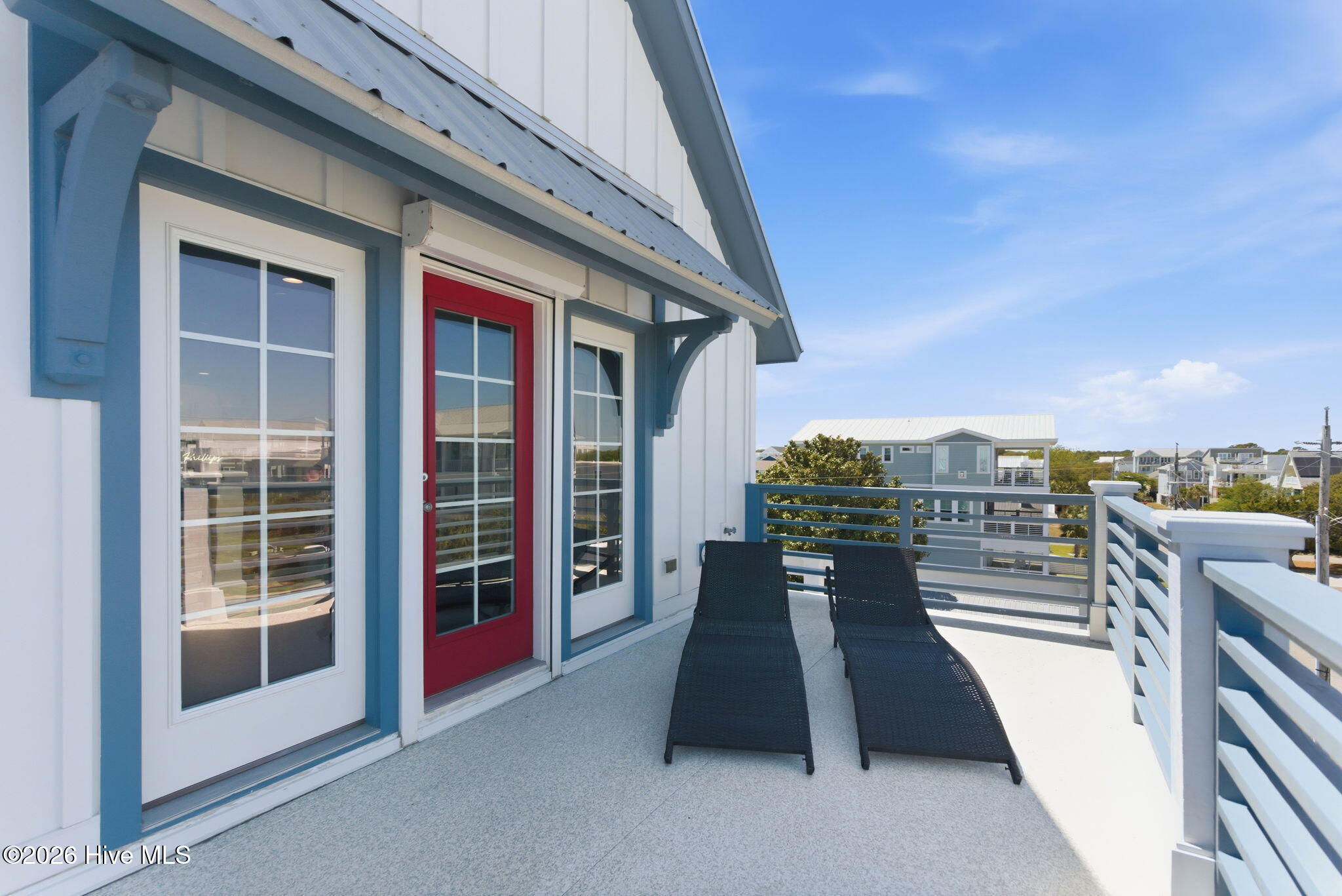 100570056 | Photo 59