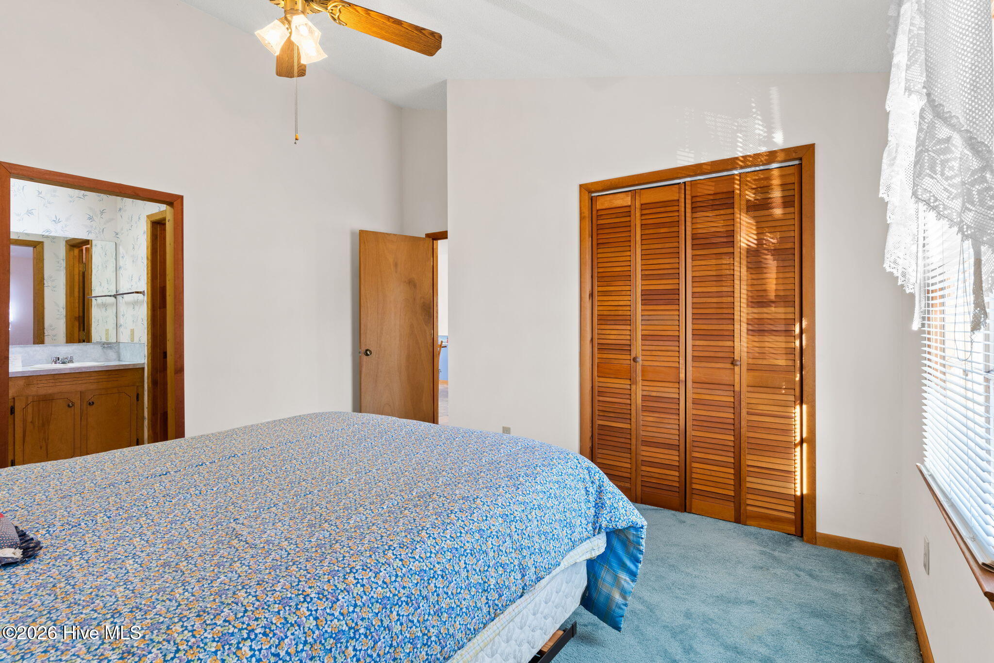 100551334 | Photo 15