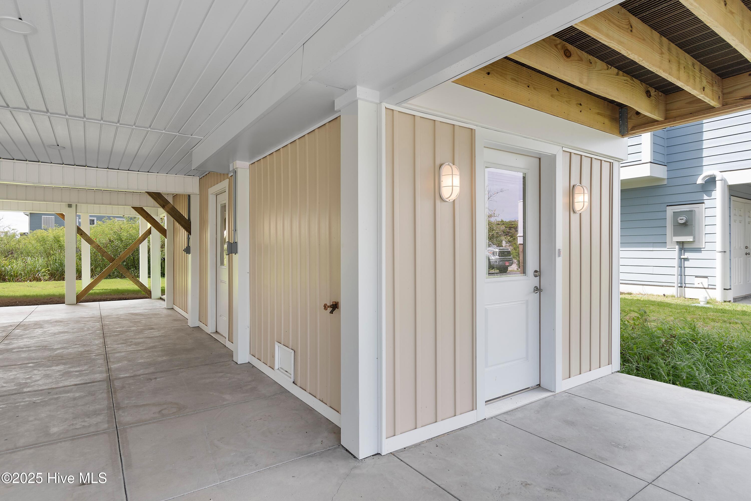 100549252 | Photo 59