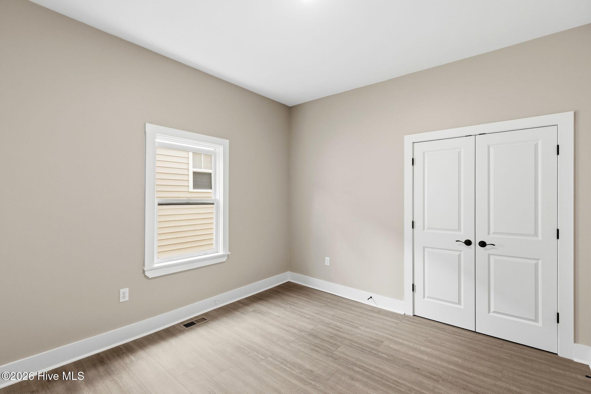 100562420 | Photo 23