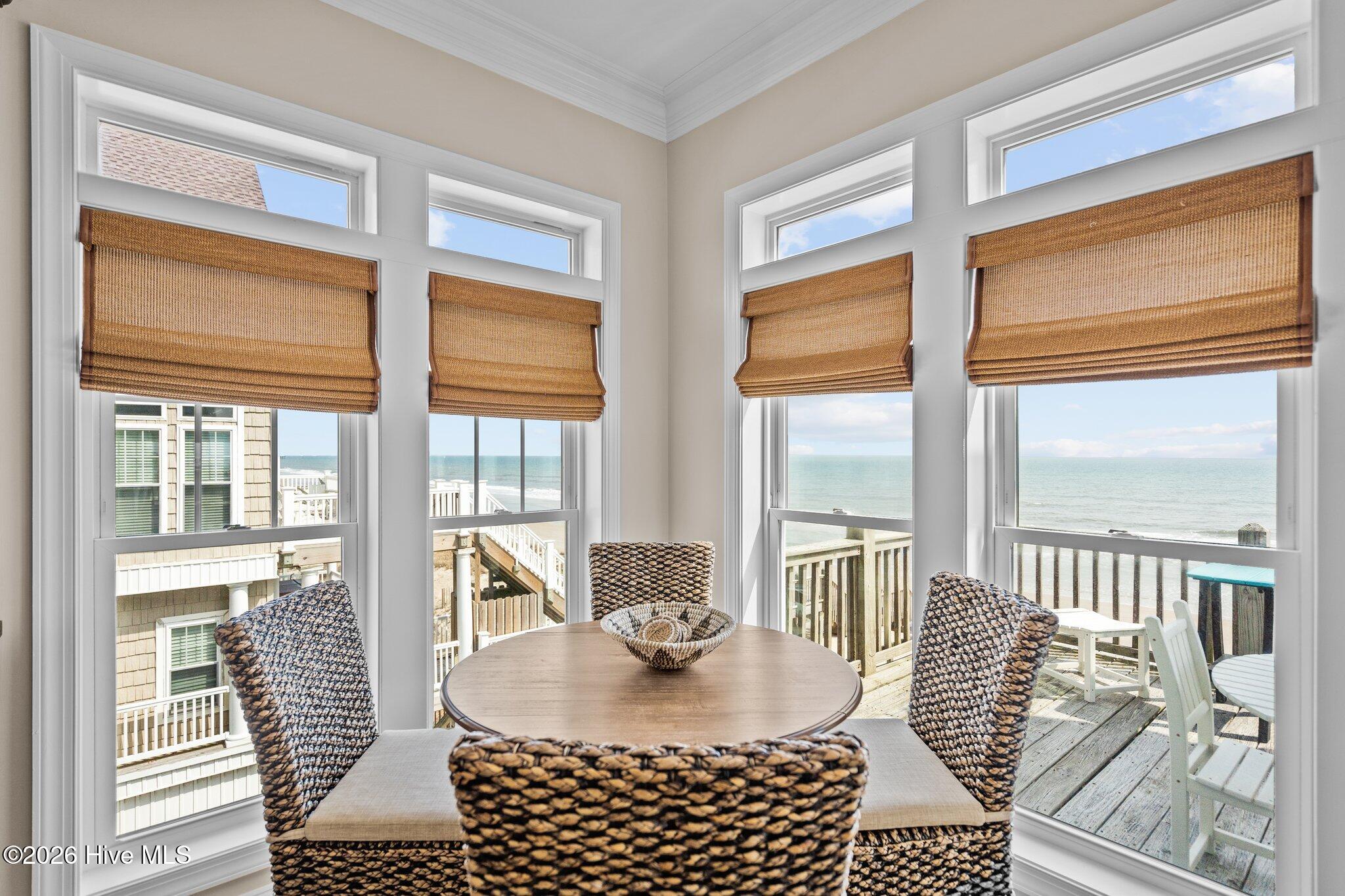 100562244 | Photo 33