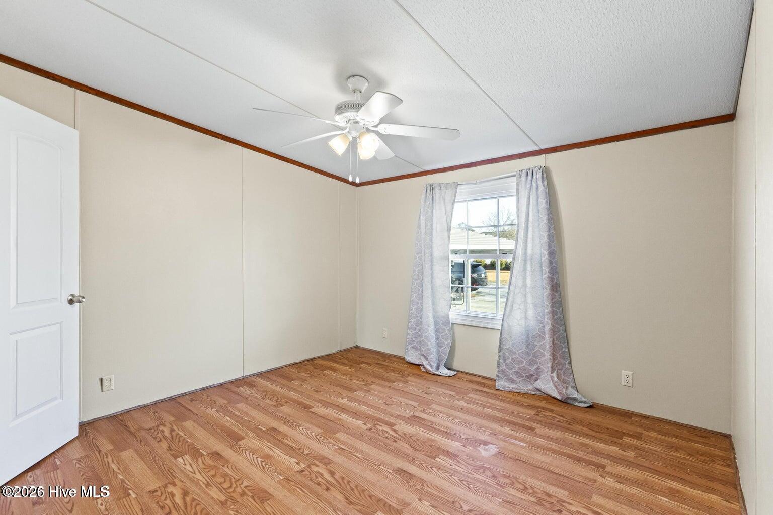 100562569 | Photo 12