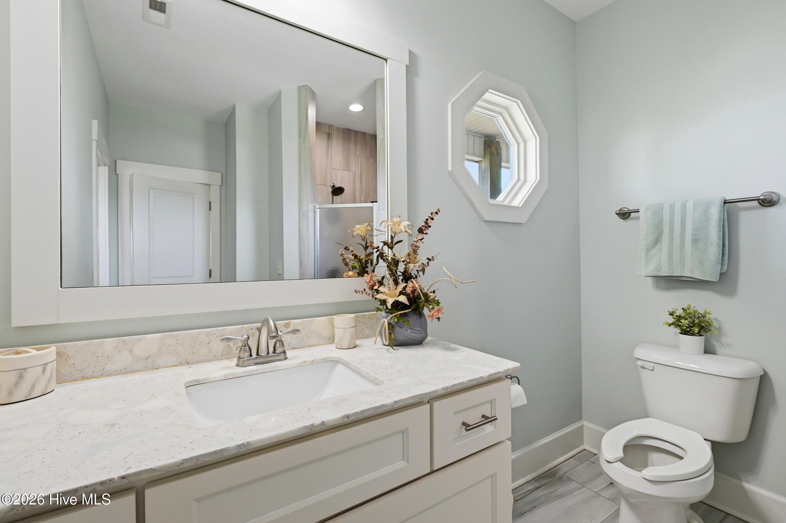 100566113 | Photo 28