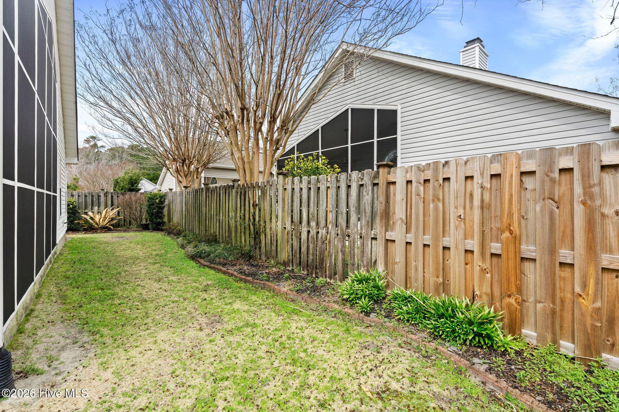 100558040 | Photo 41