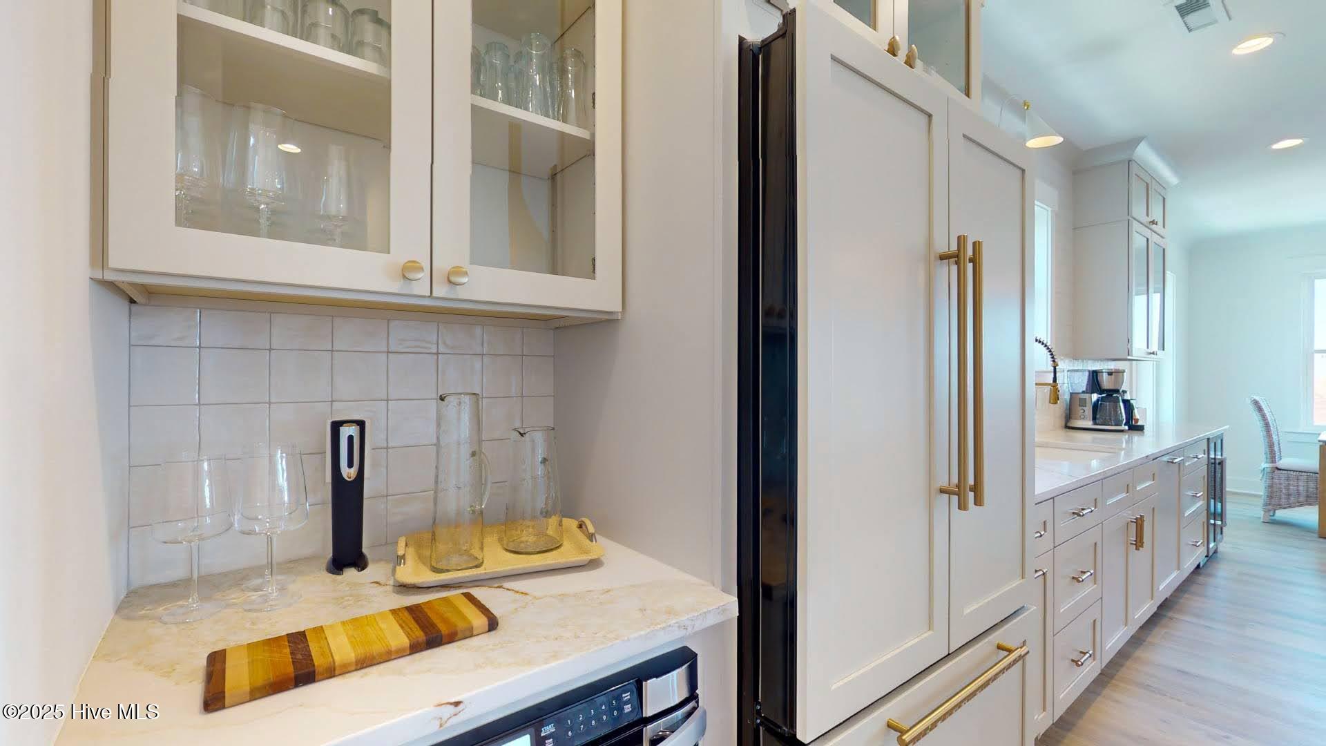 100560716 | Photo 28