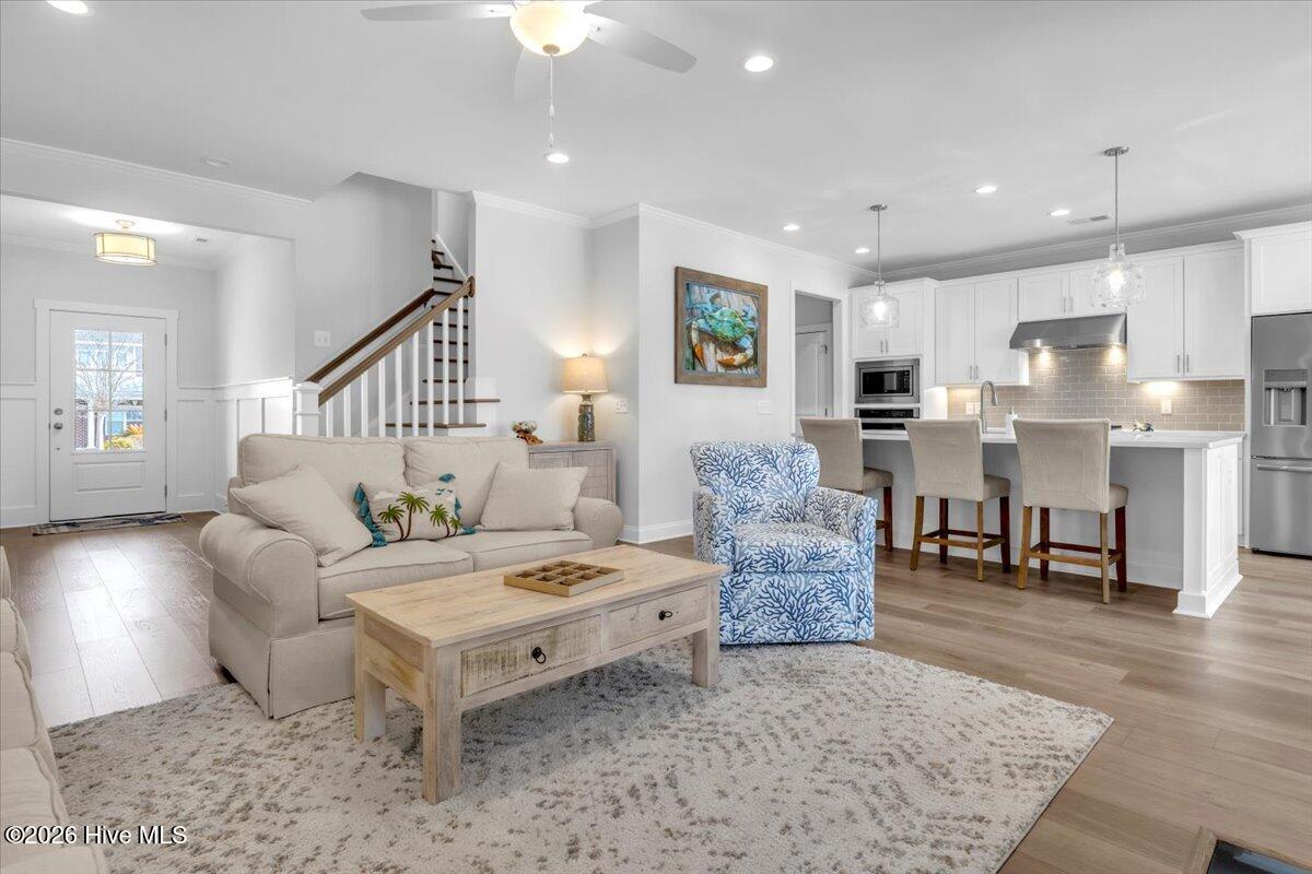 100556210 | Photo 11