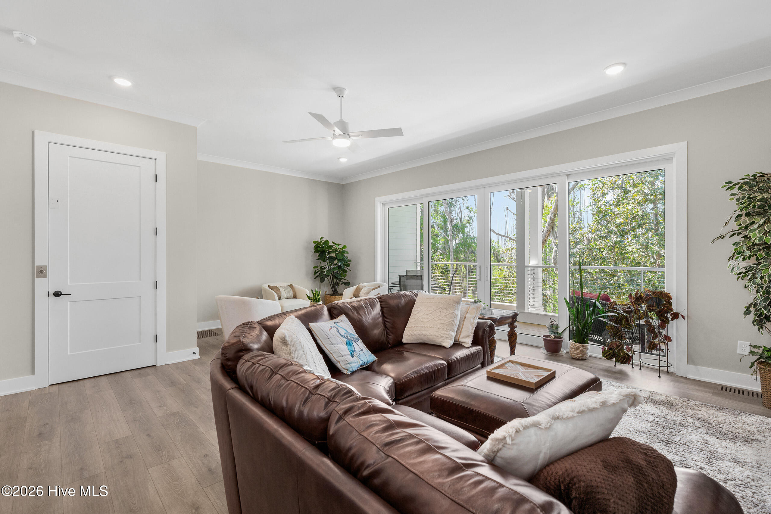 100563450 | Photo 13