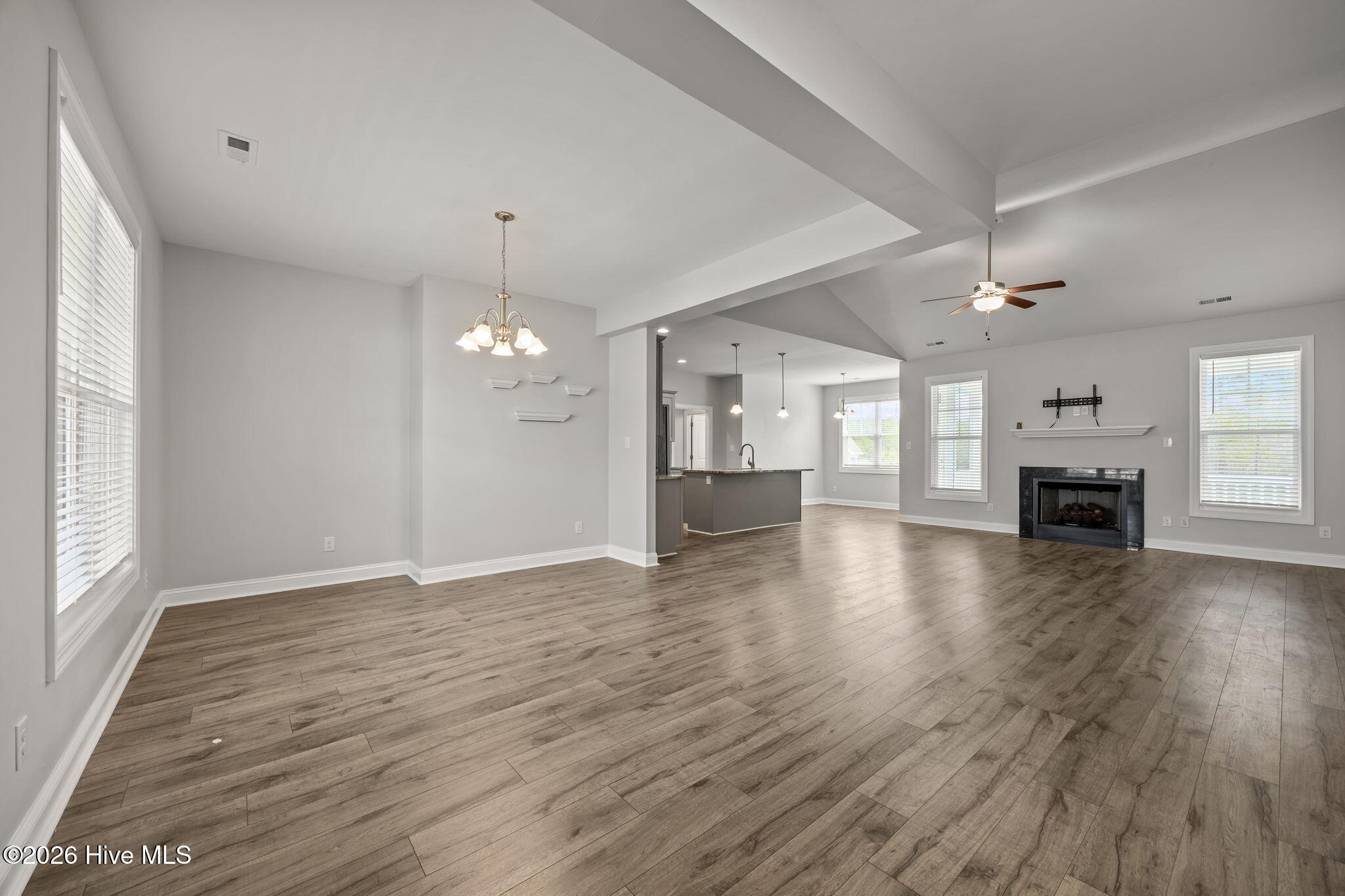 100559560 | Photo 20