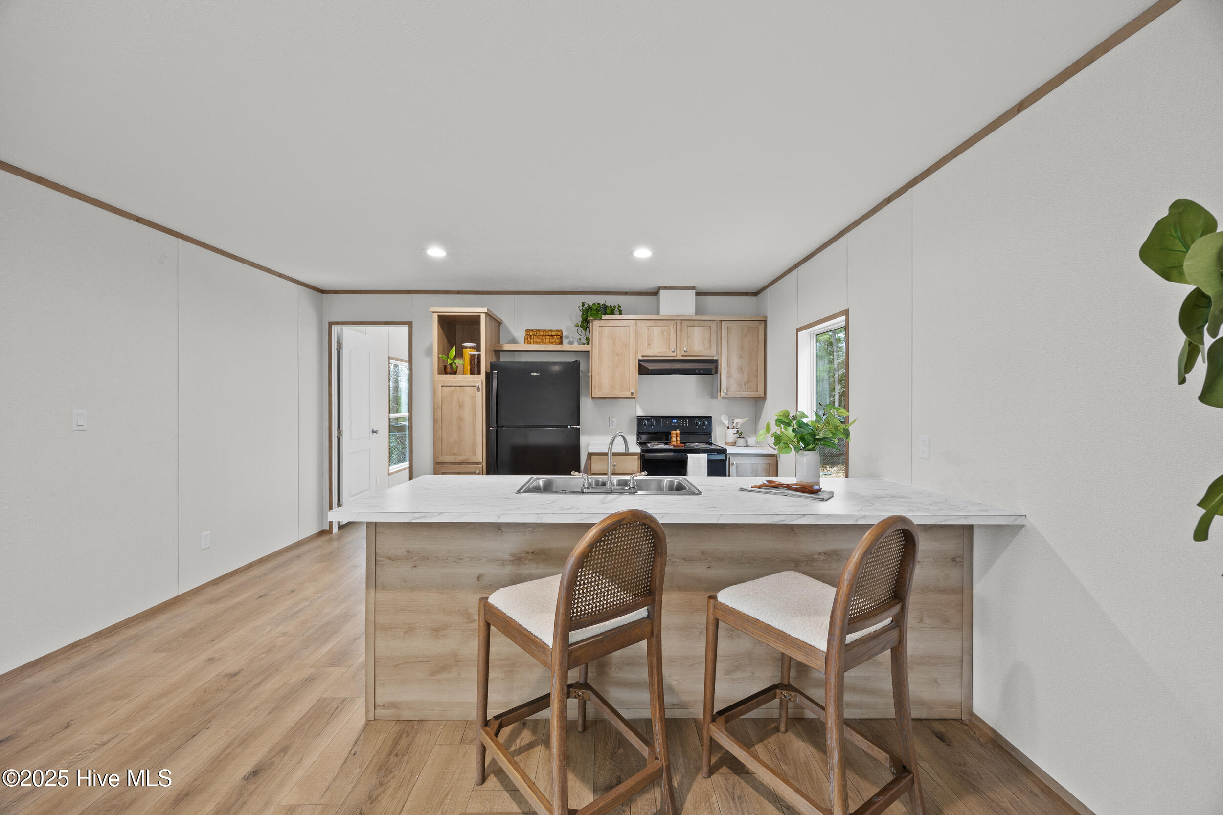 100546833 | Photo 12