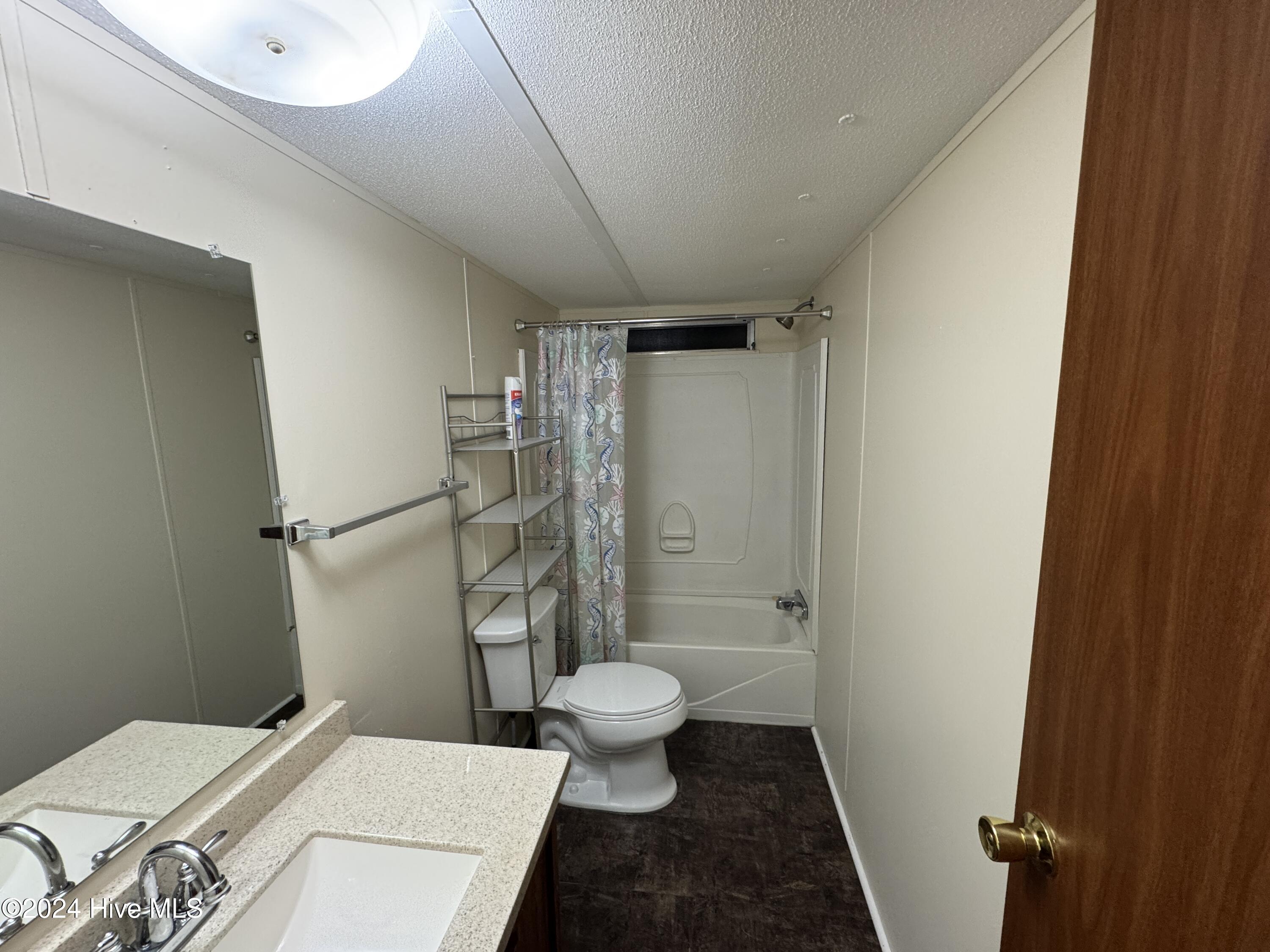 100475132 | Photo 14