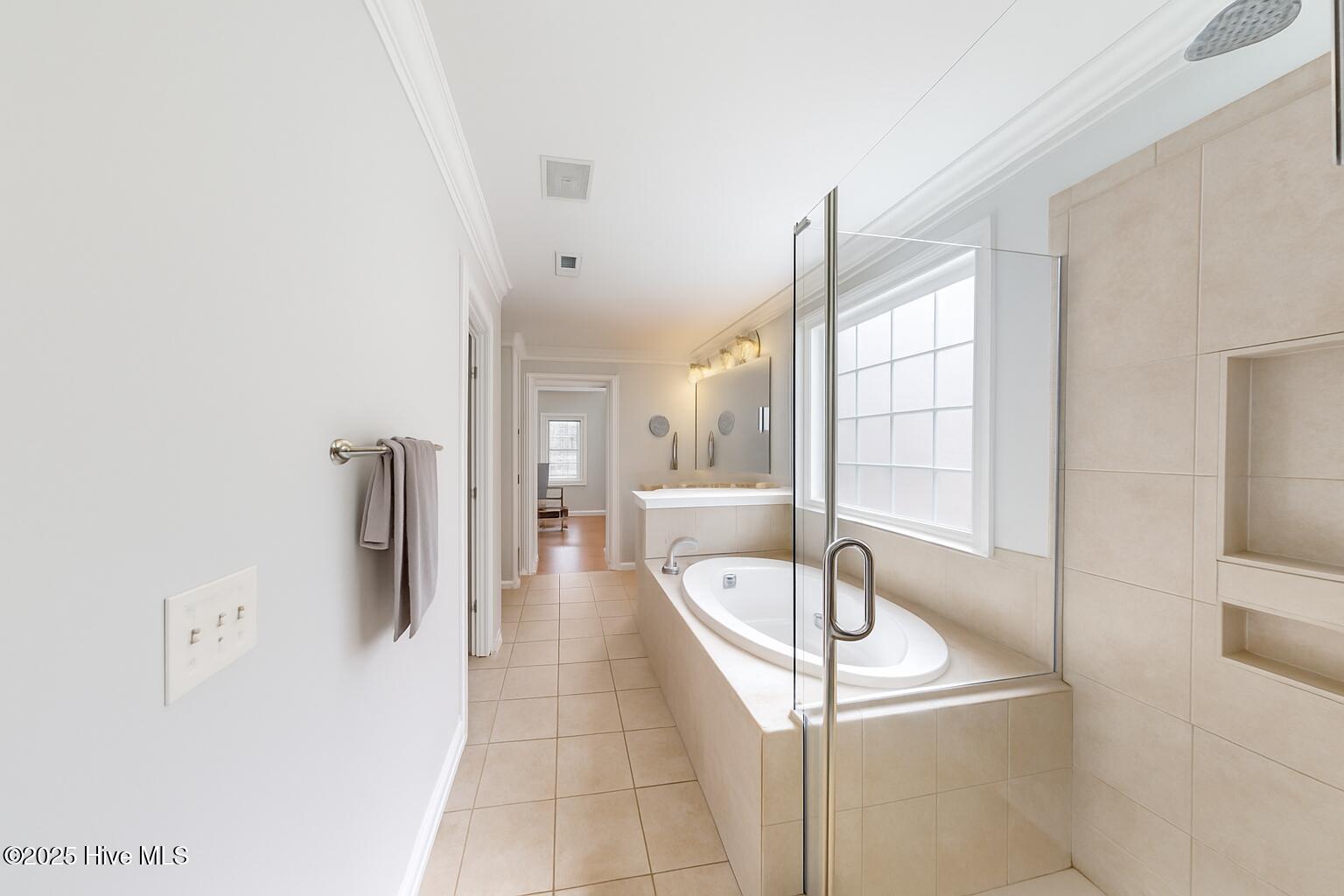 100526795 | Photo 48