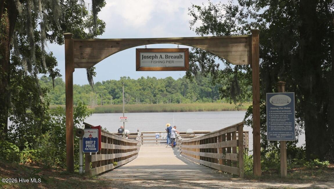 Brunswick Riverwalk Park fishing