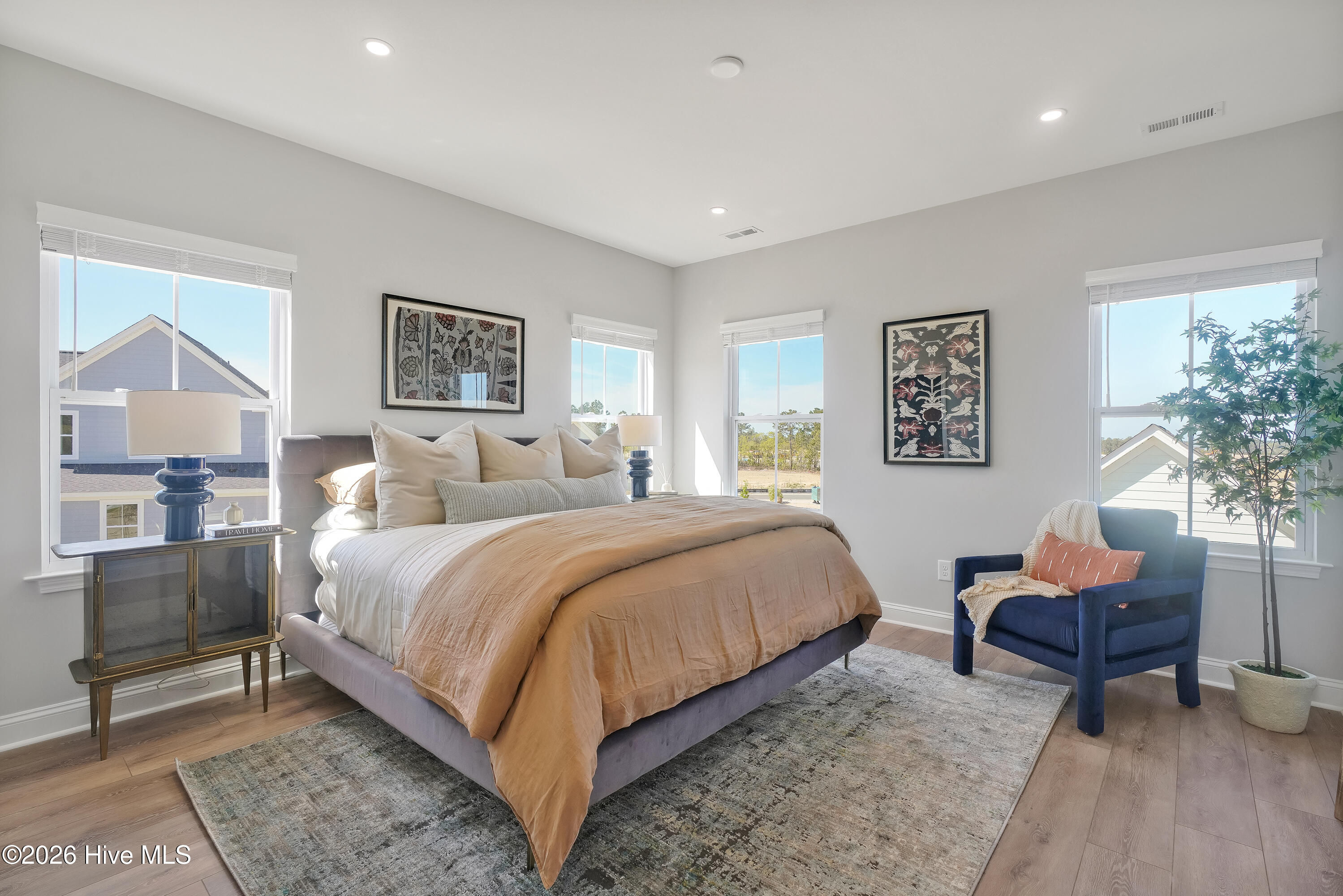 100557147 | Photo 16