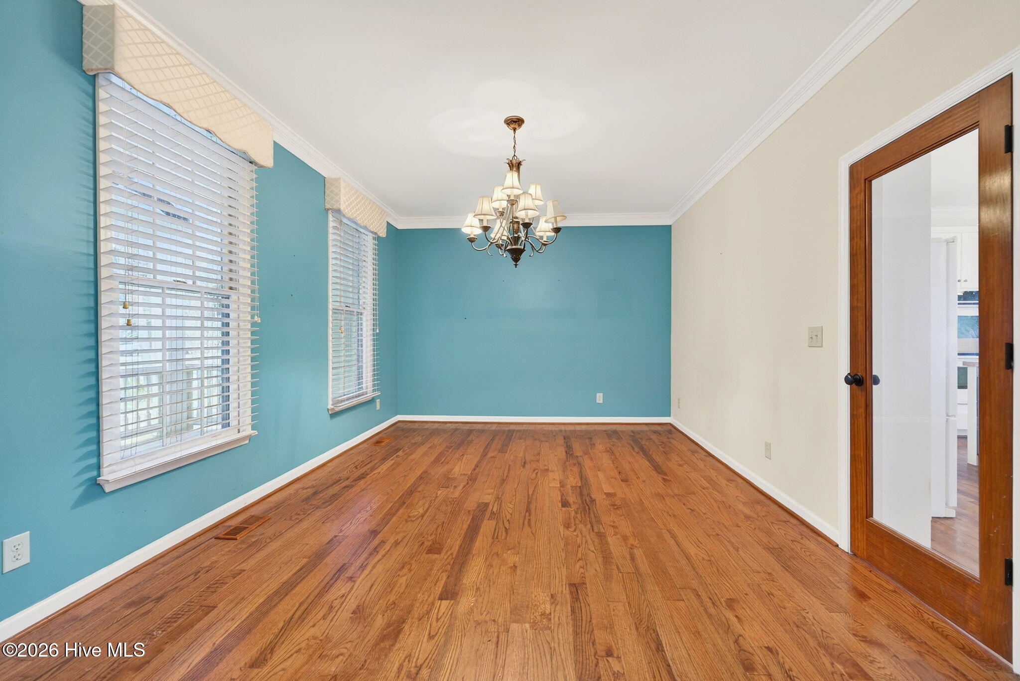 100559541 | Photo 24