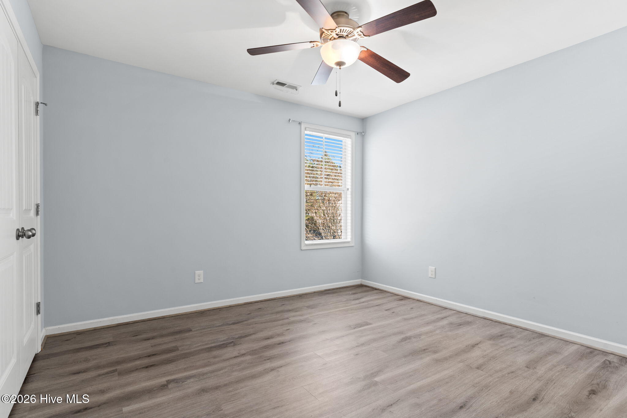 100548776 | Photo 32