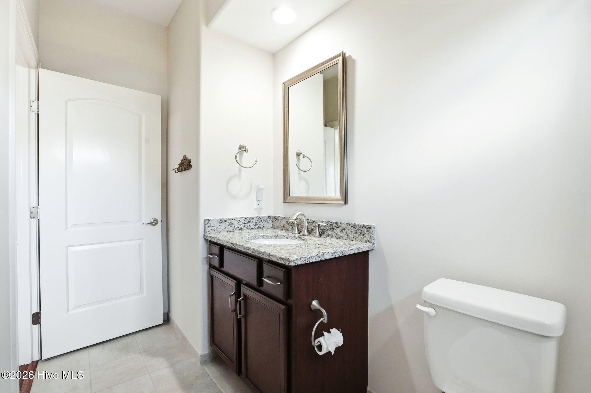 100565235 | Photo 49