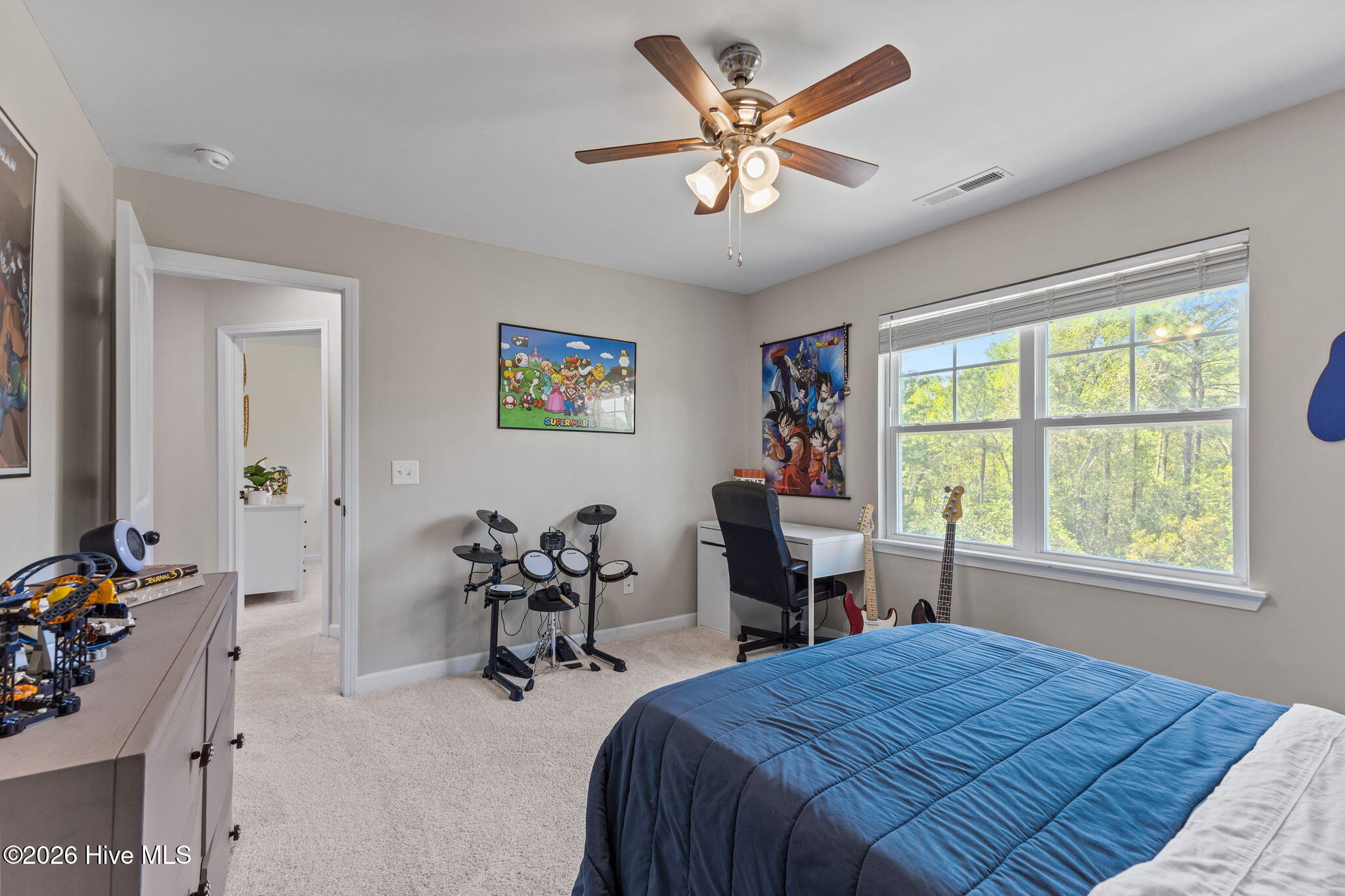 100568670 | Photo 21