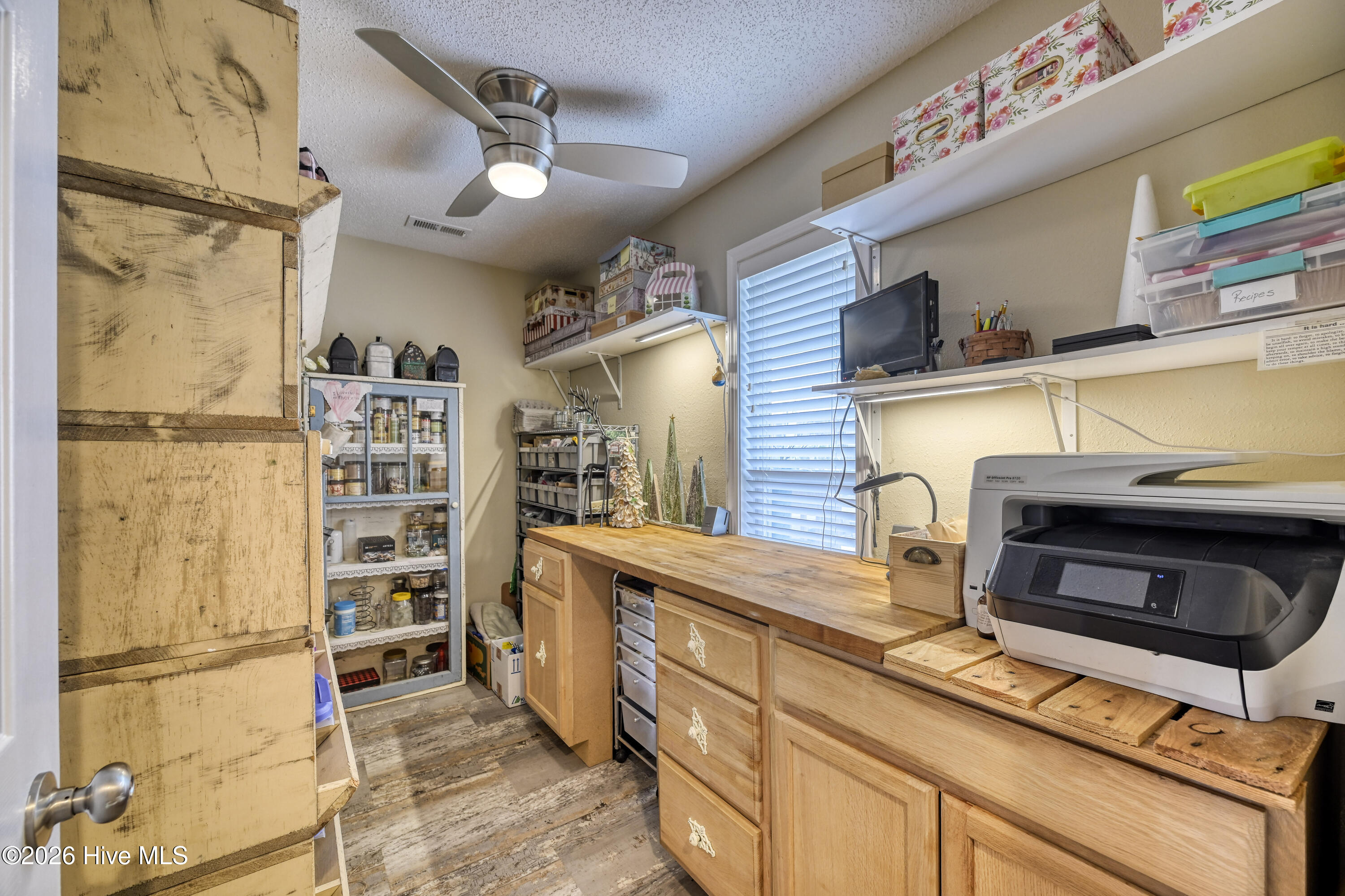 100558069 | Photo 55