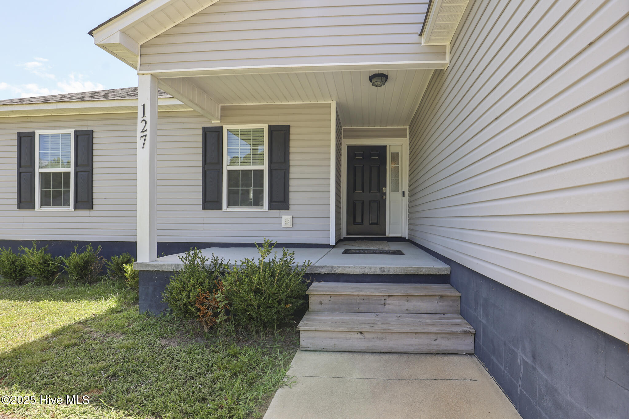 Homes for sale in Pollocksville, NC | 127 Buckskin Dr, Pollocksville, NC 28573 | MLS# 100521637