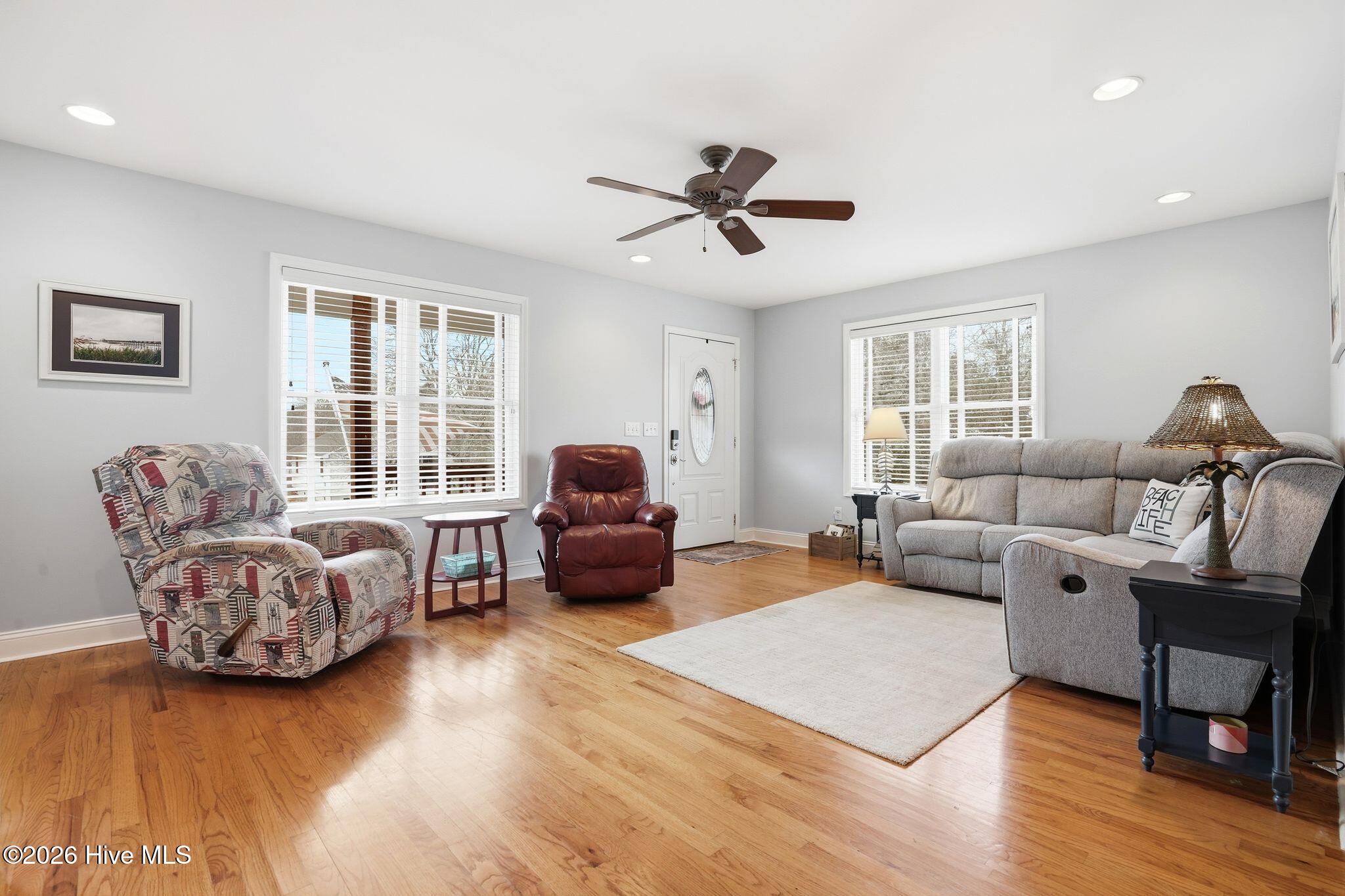 100555111 | Photo 40