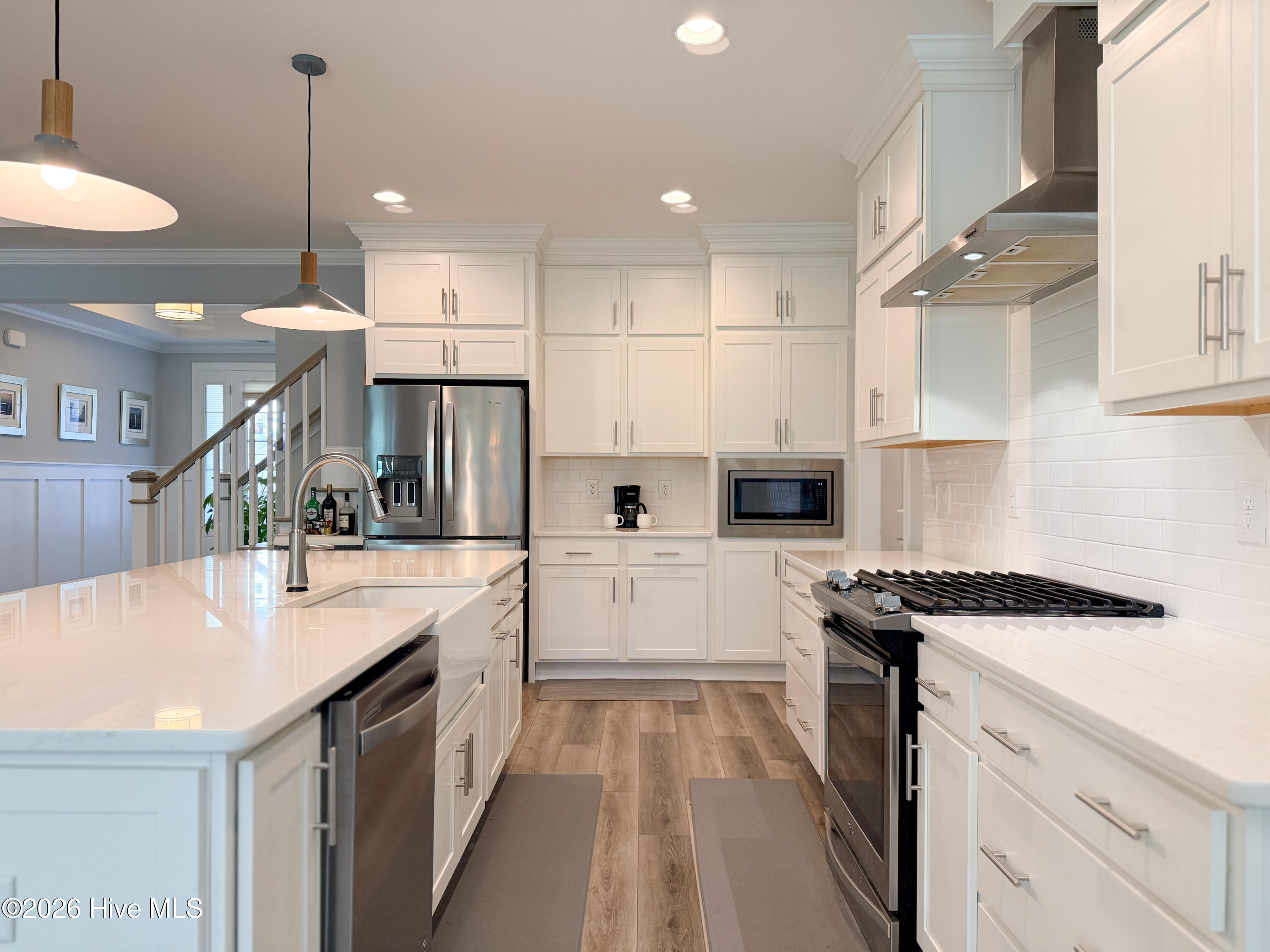 100567915 | Photo 24