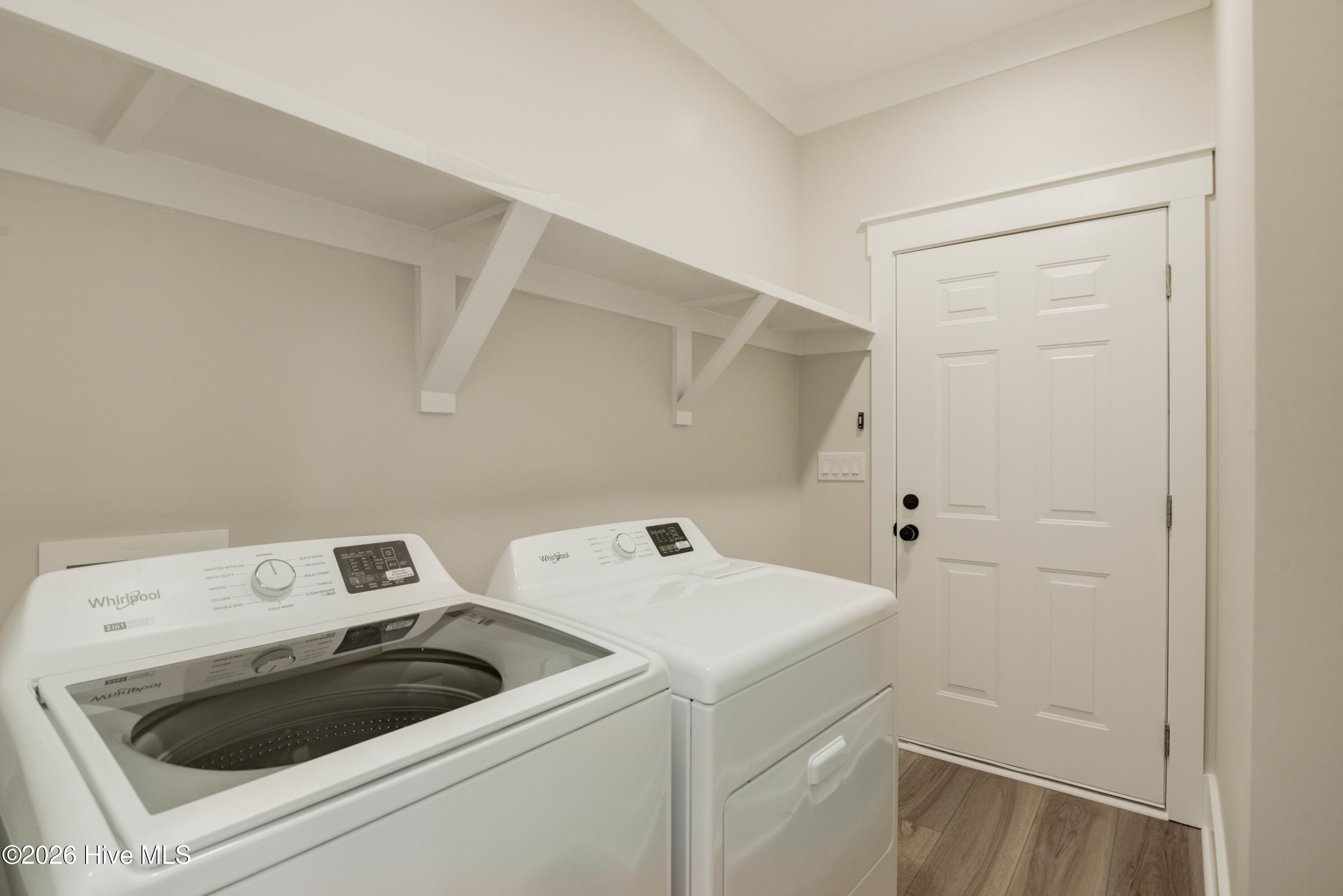 100559237 | Photo 34