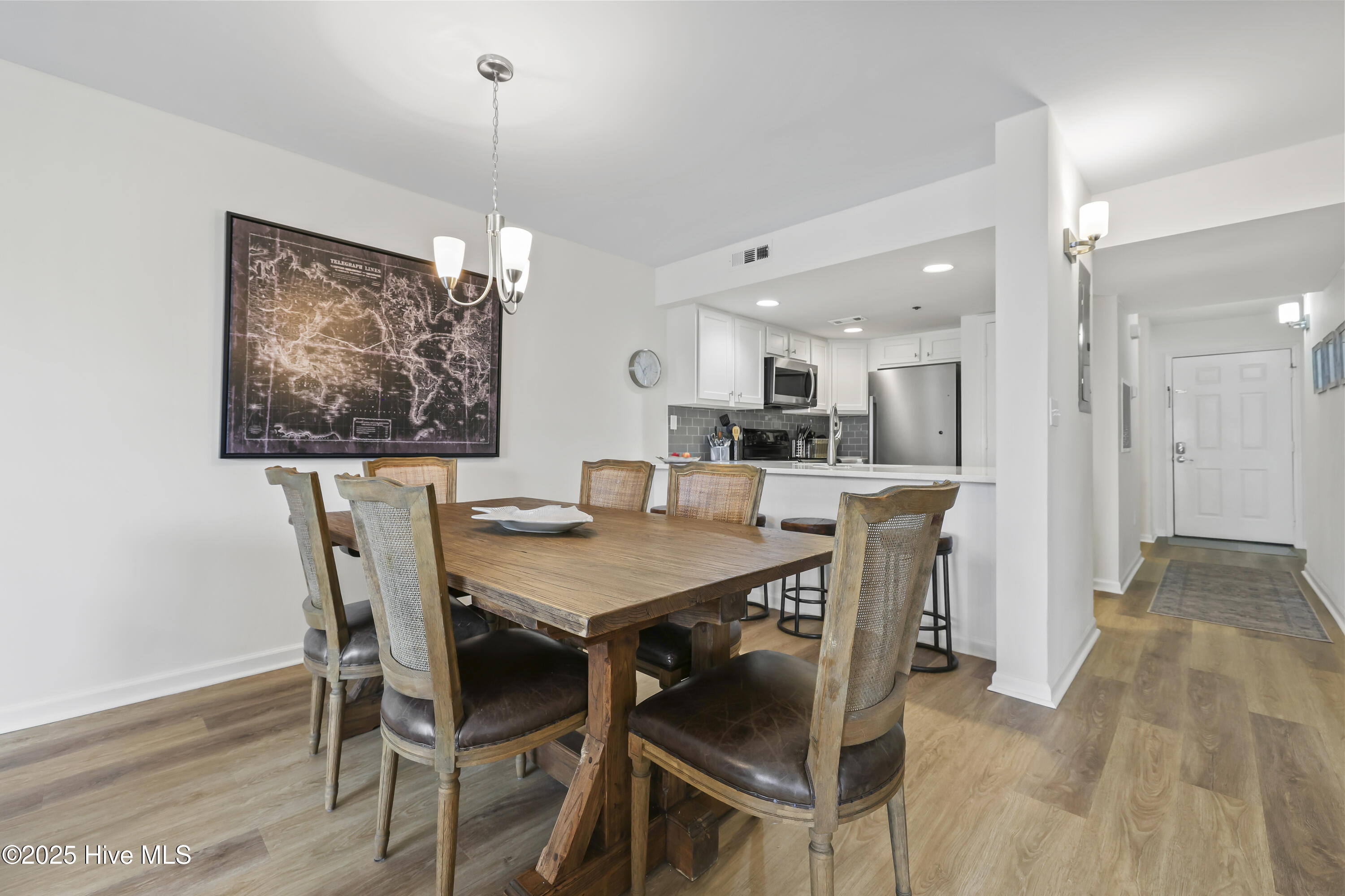 1518 S Lake Park Boulevard 2e, Carolina Beach, NC 28428 – photo 11: Photo Sep 15 2025, 14 21 43