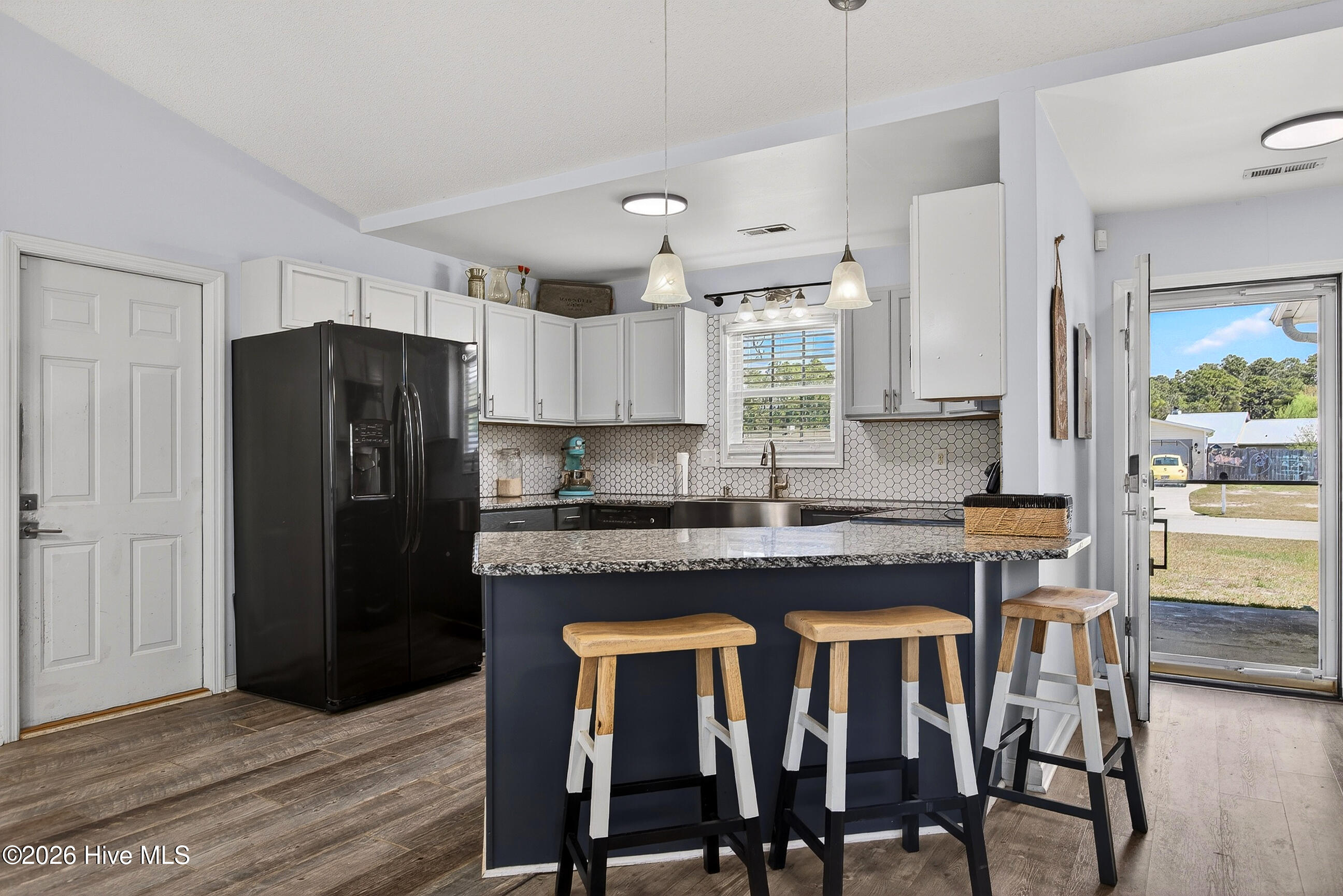 100566610 | Photo 13