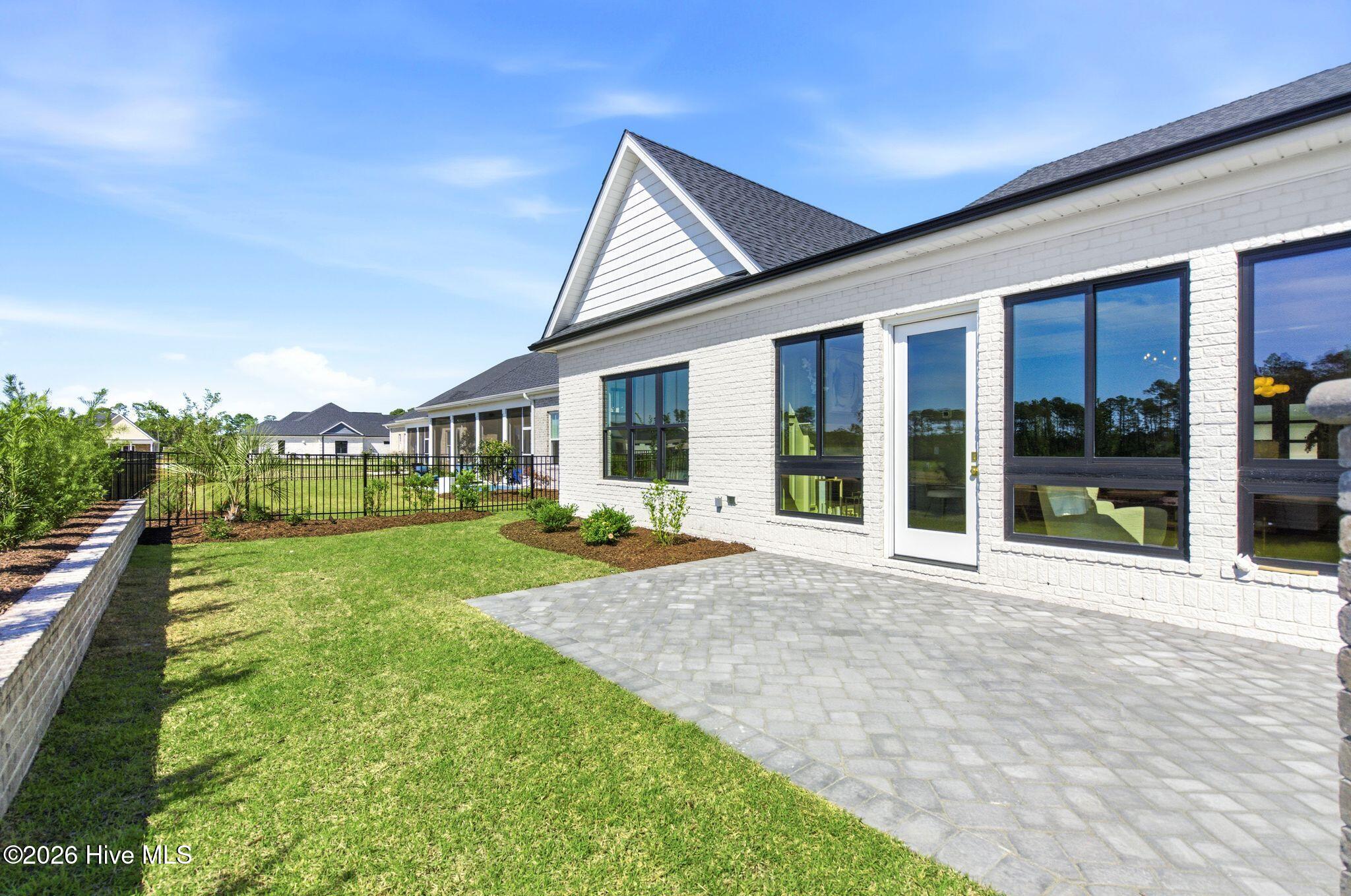 100570119 | Photo 67