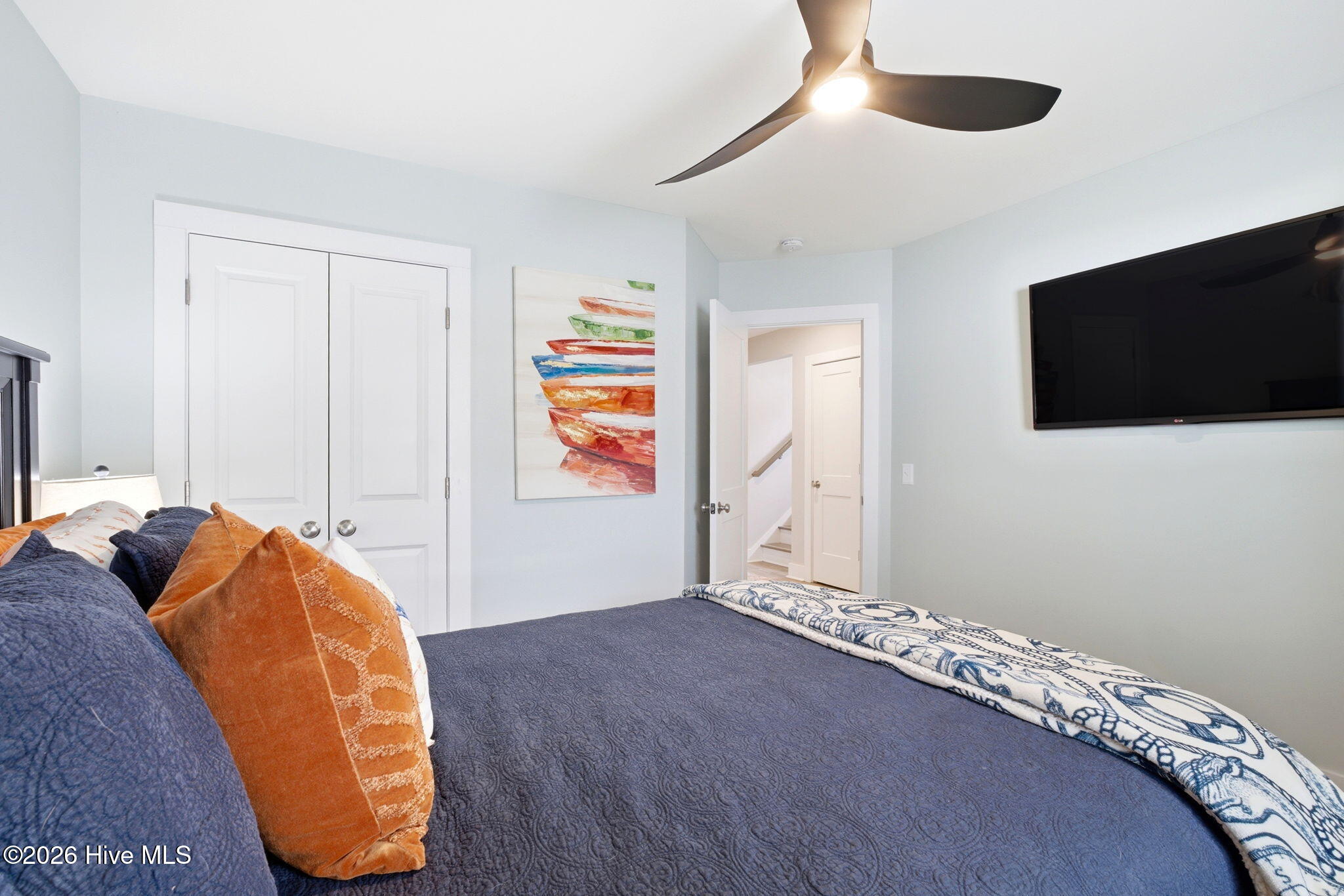 100567990 | Photo 24