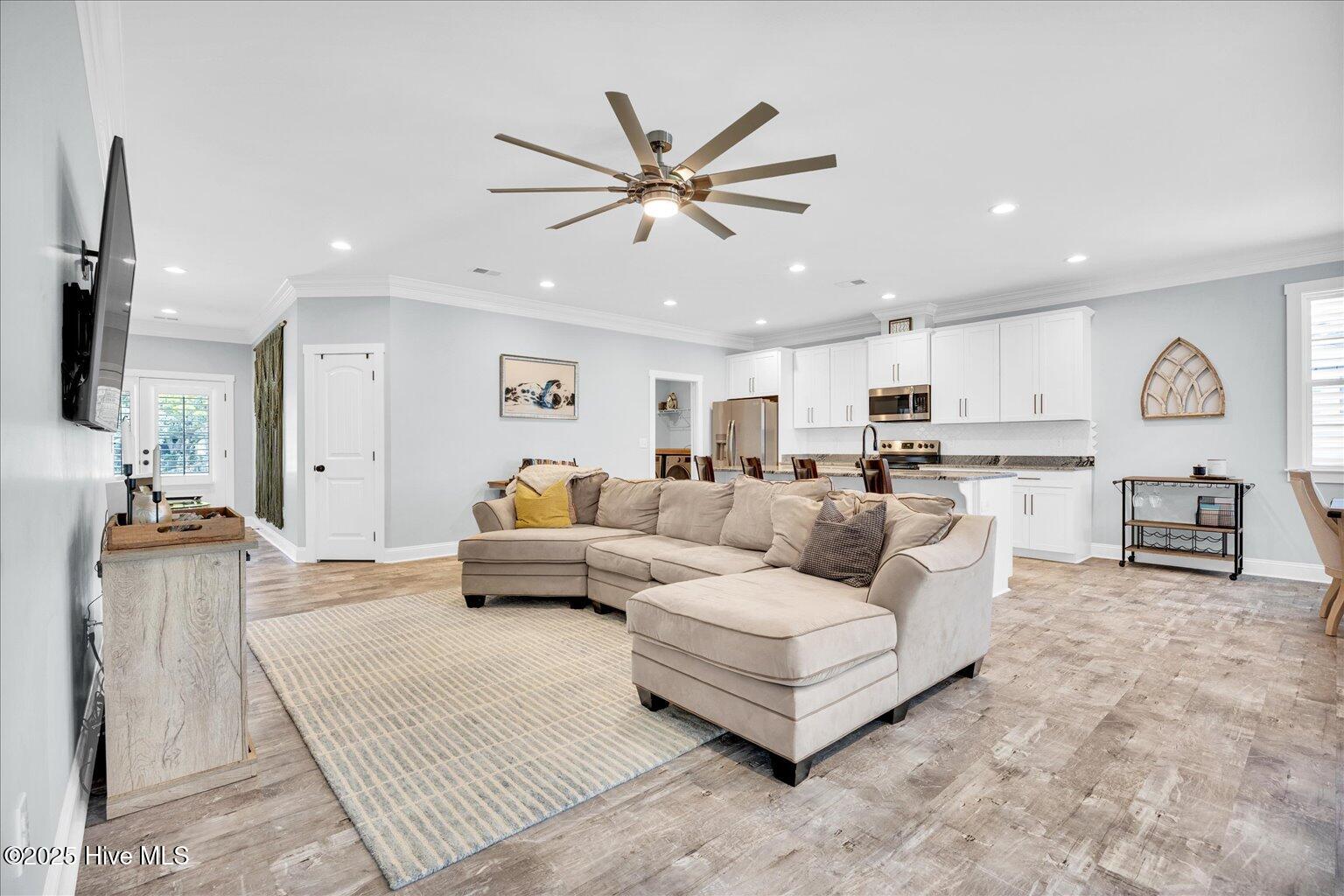 100516141 | Photo 11