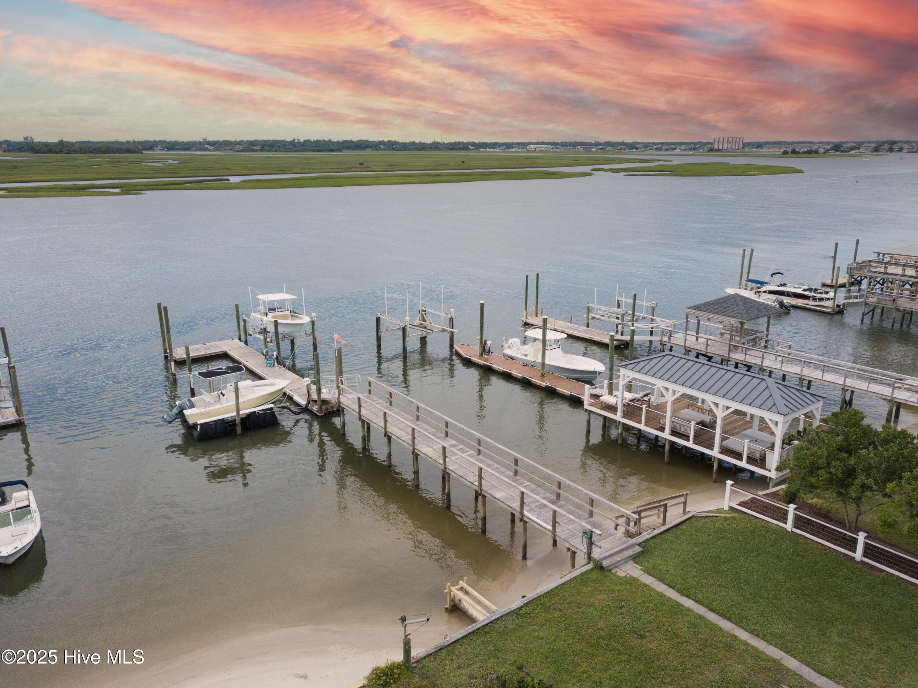 100530204 | Photo 15