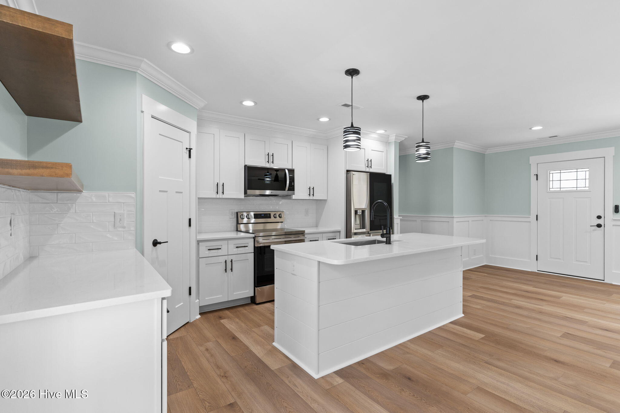 100552938 | Photo 14