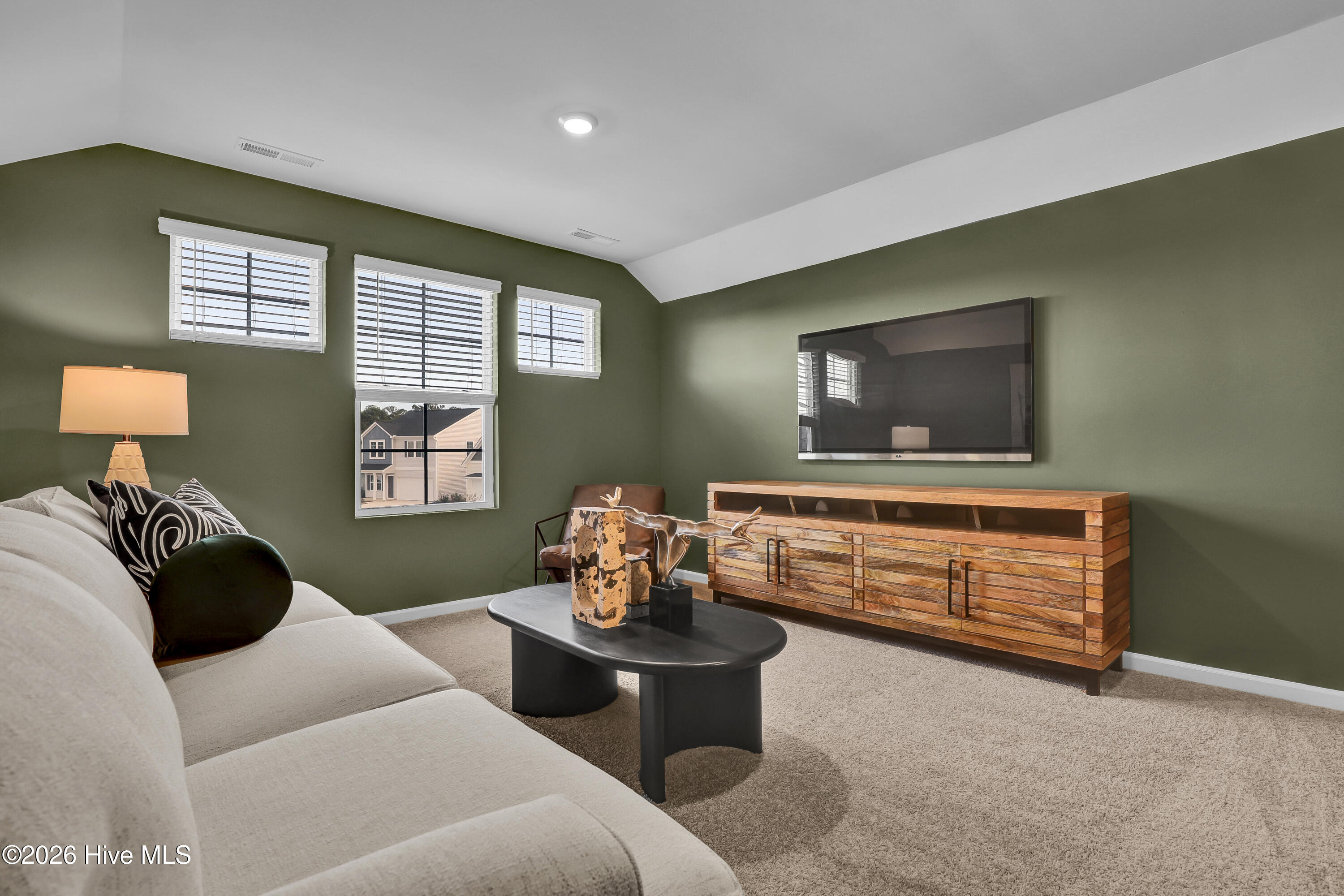 100550125 | Photo 16