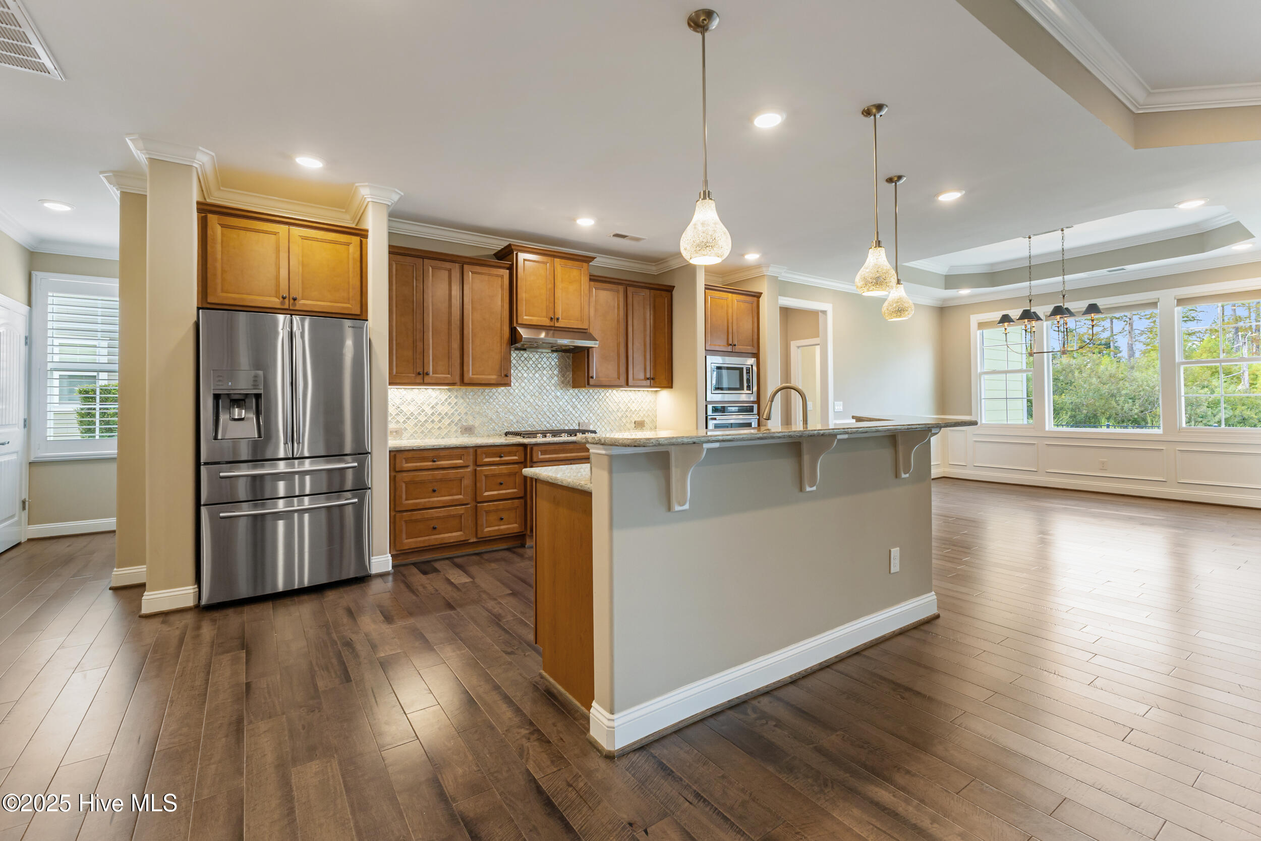 100534390 | Photo 23