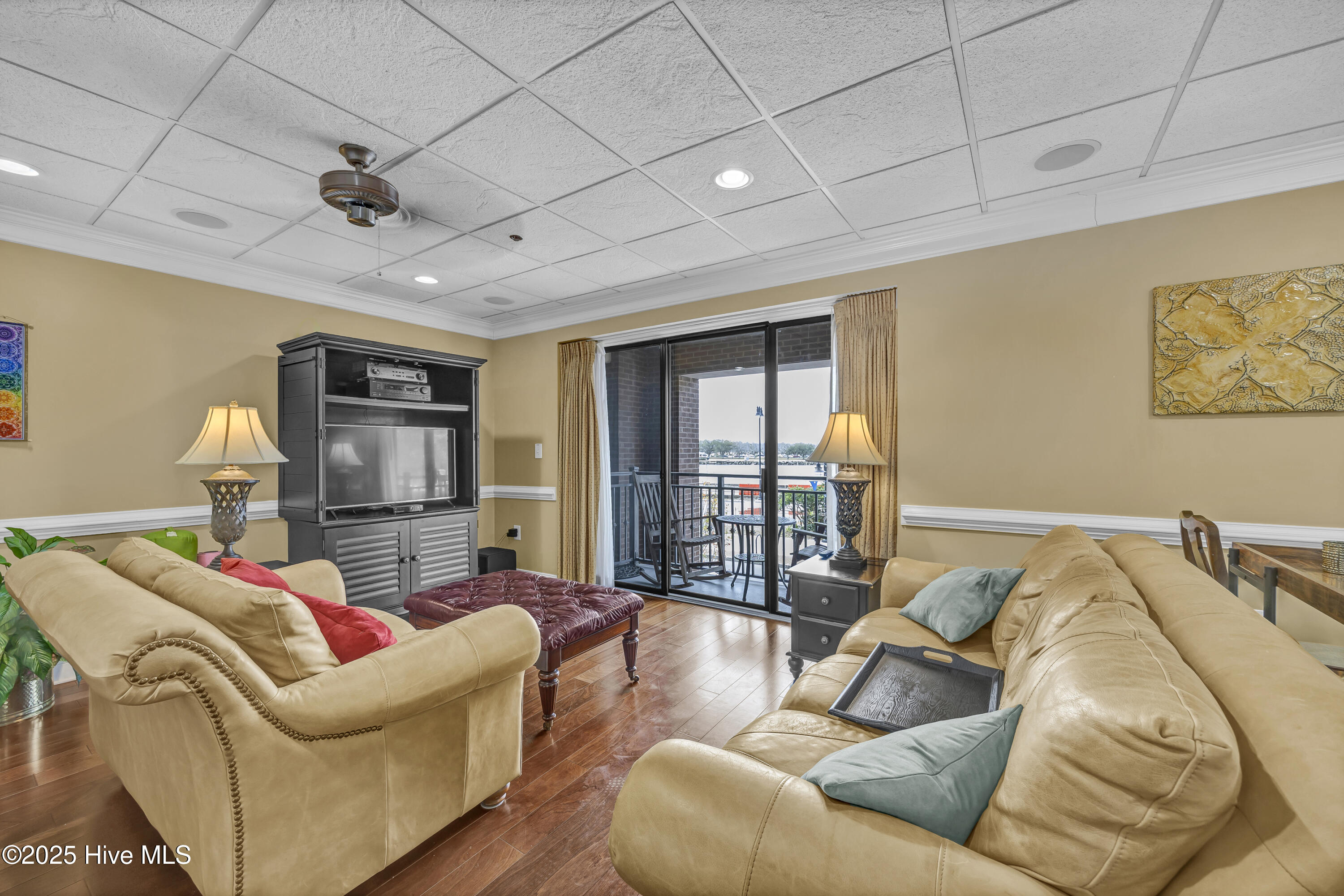 100546499 | Photo 16