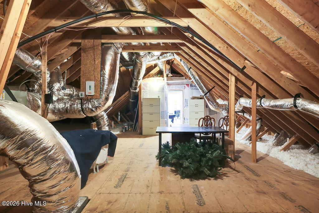 100554017 | Photo 34