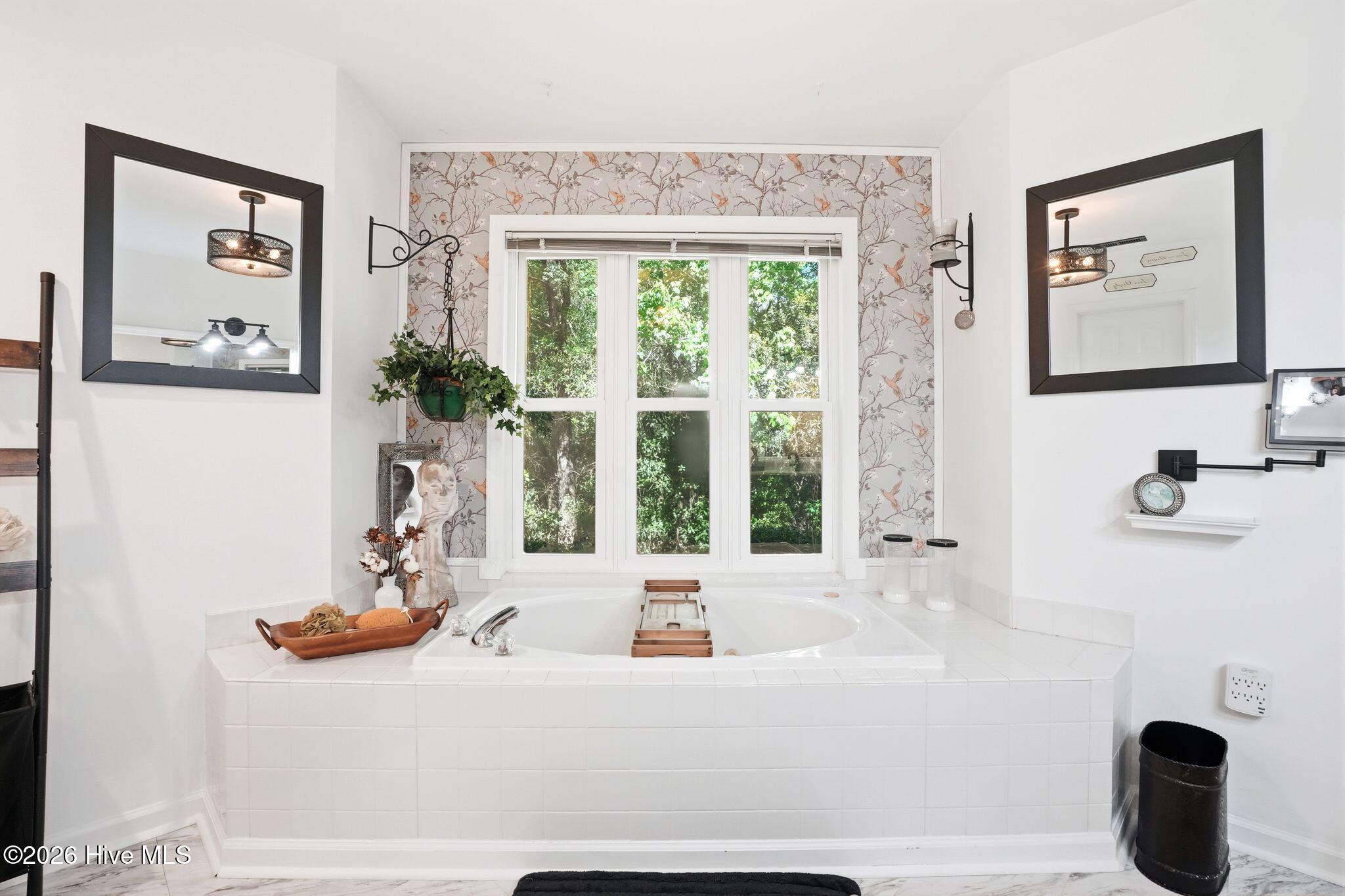 100566564 | Photo 32