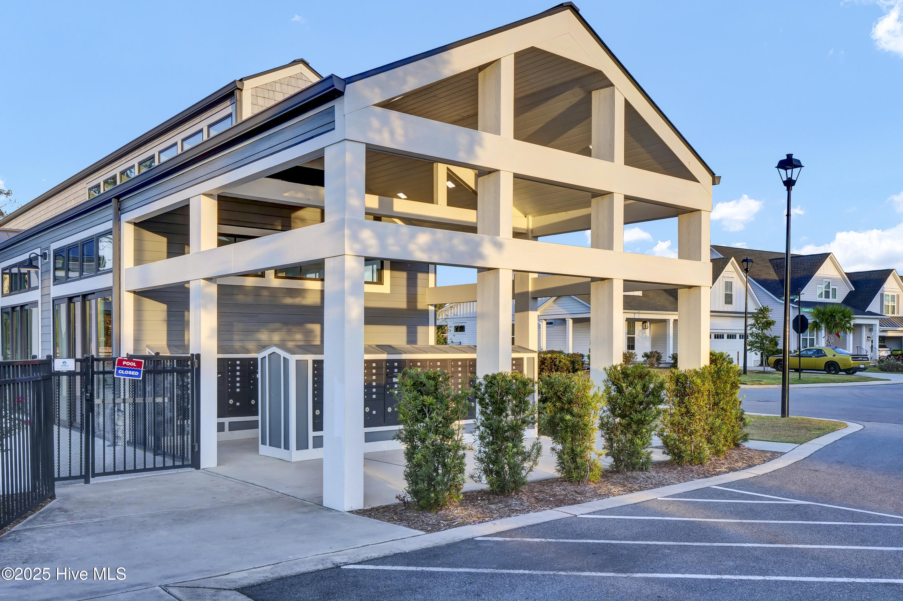 100518047 | Photo 62