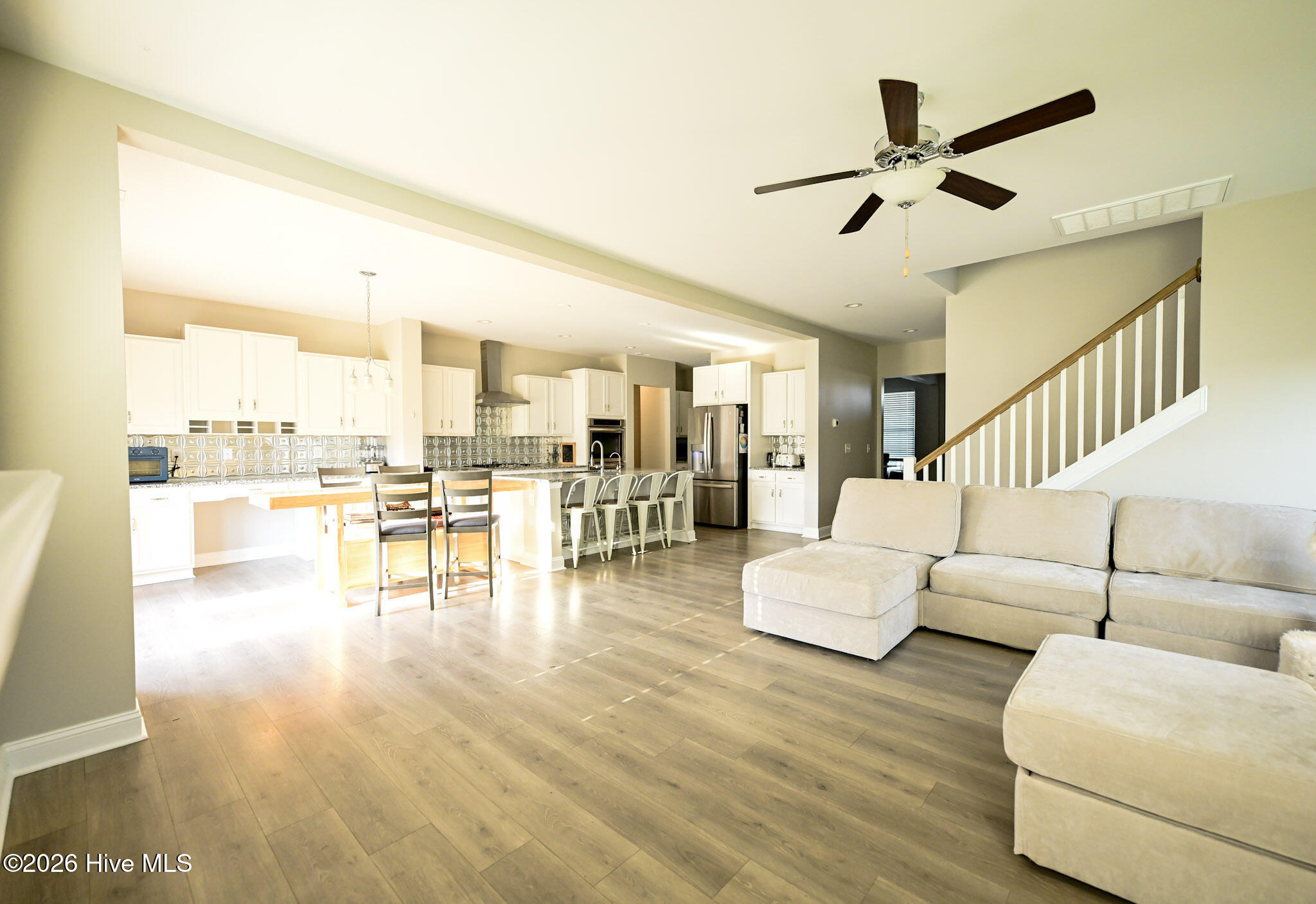 100570213 | Photo 12