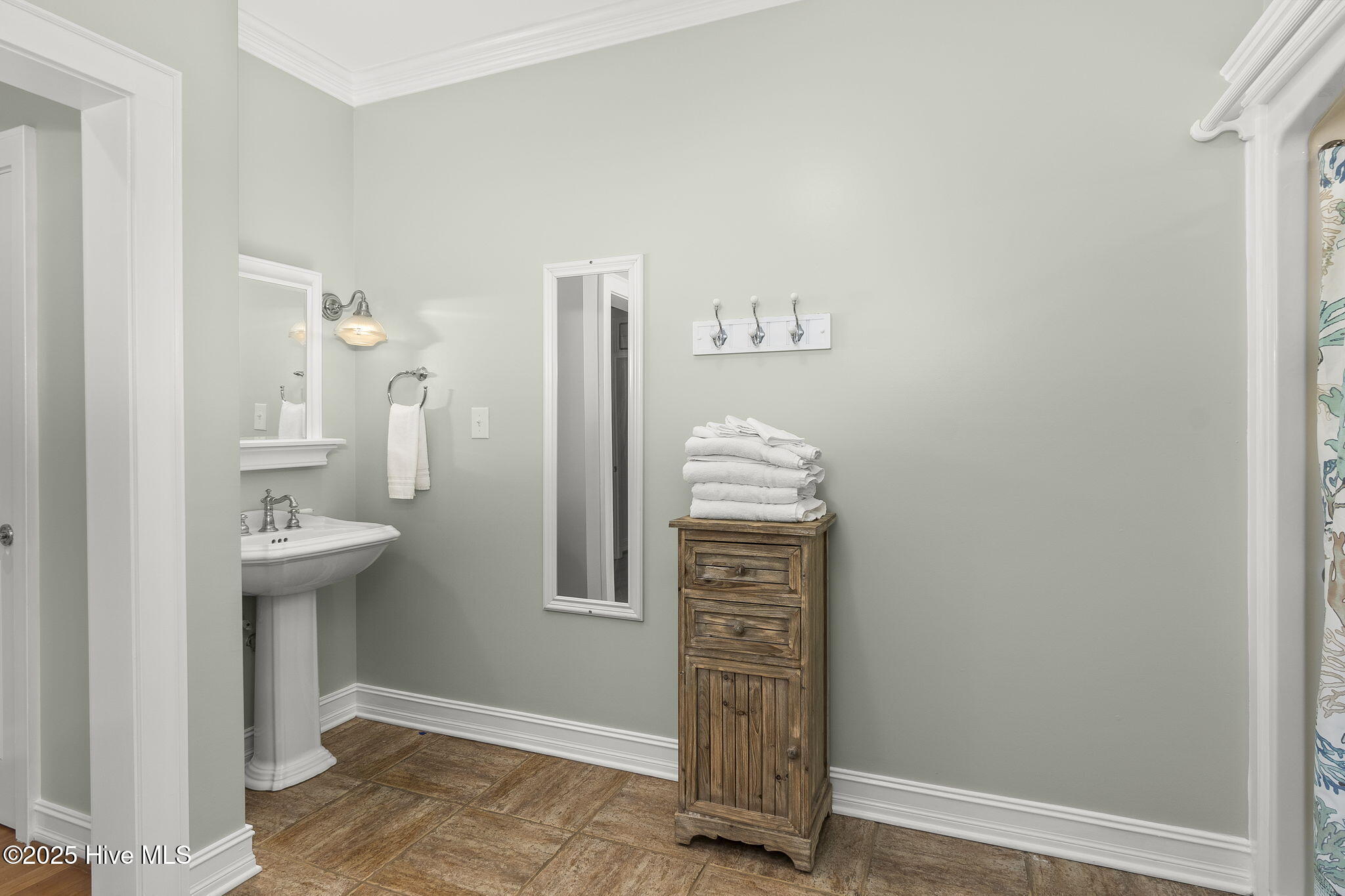 100498725 | Photo 47