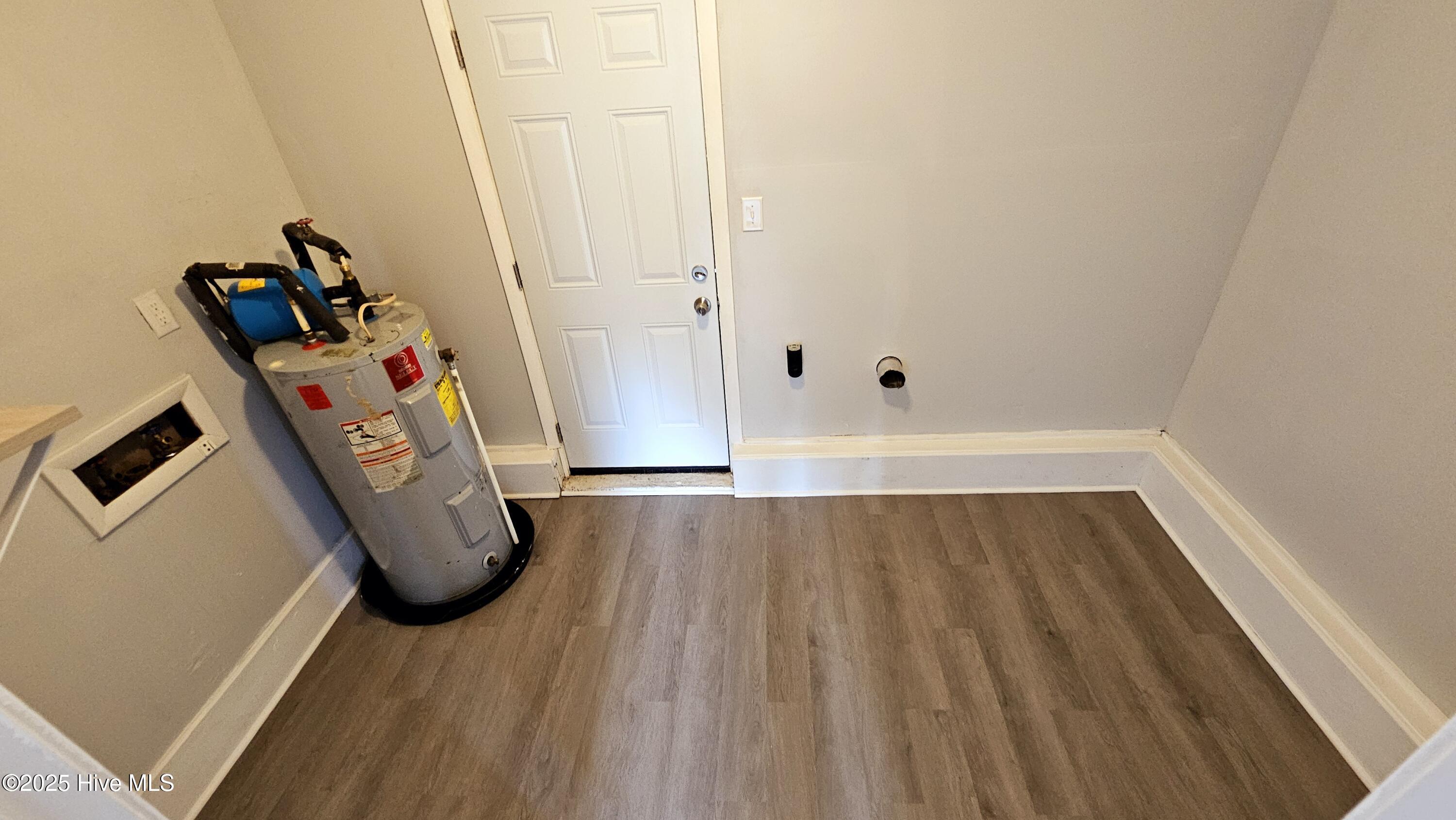 100560840 | Photo 19