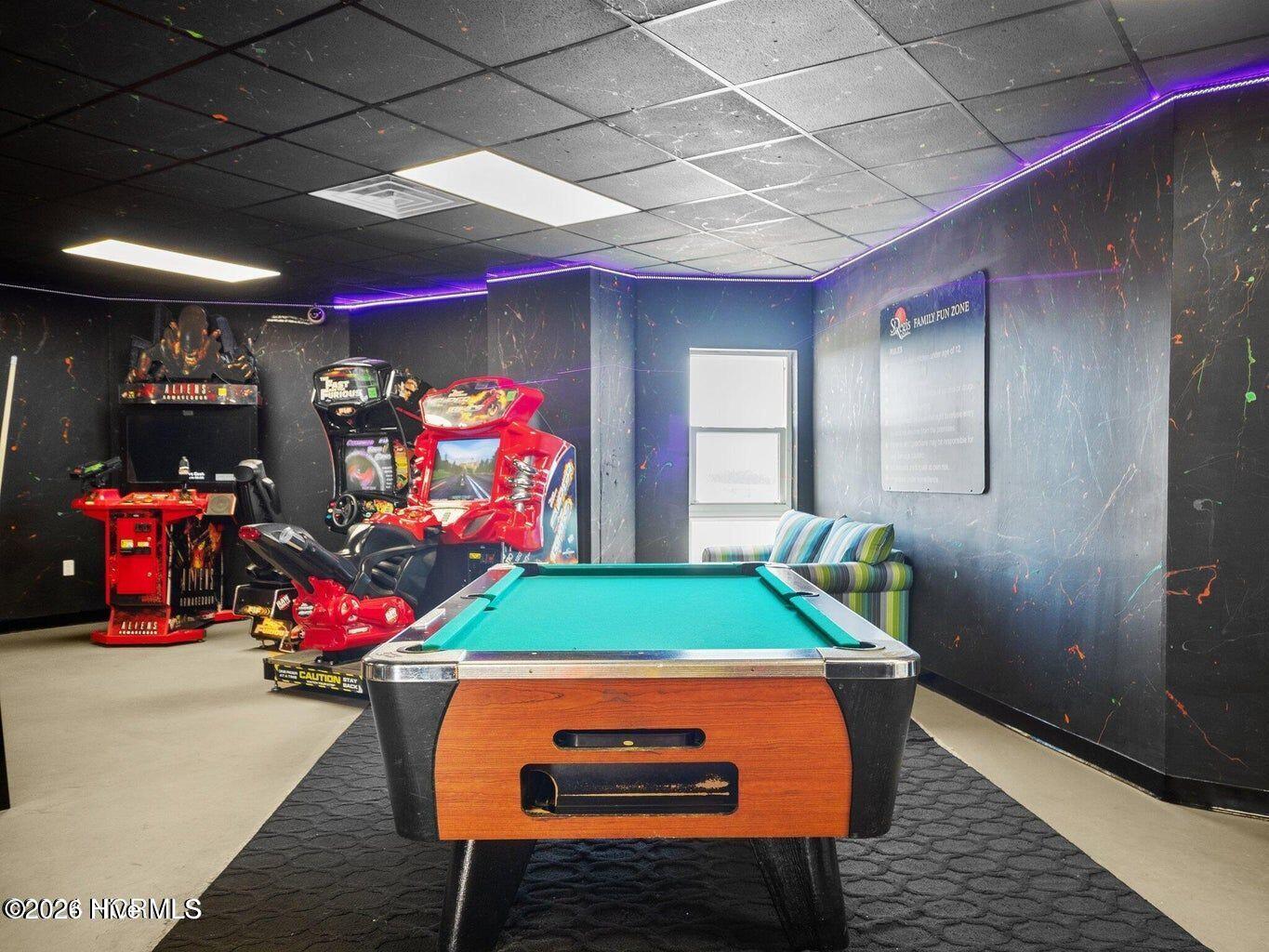 100564198 | Photo 49