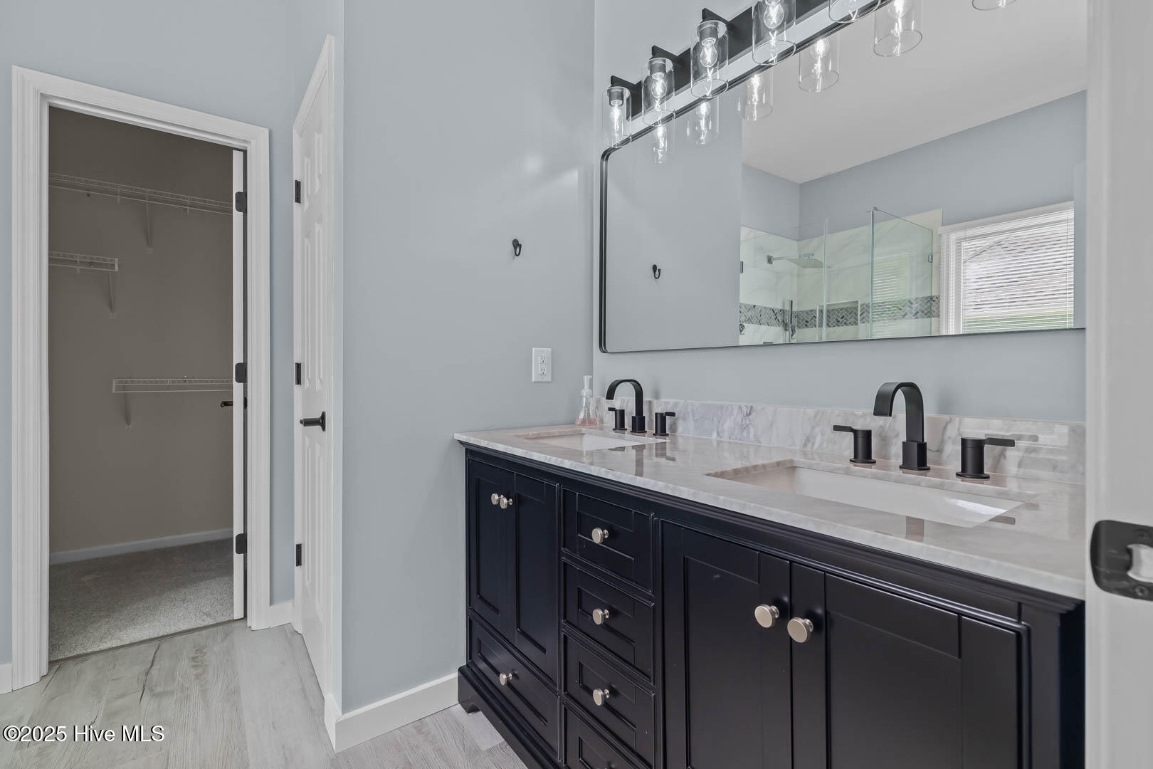 100544064 | Photo 27