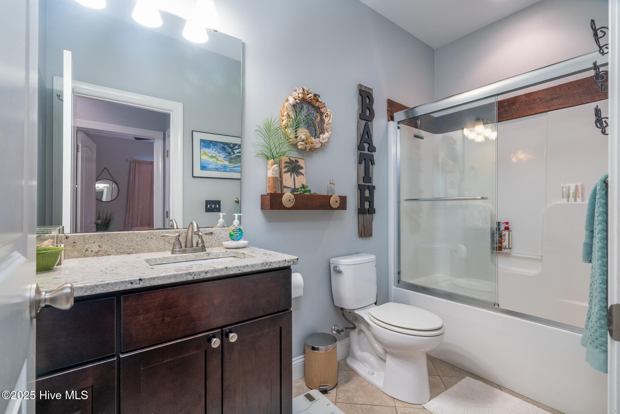 100527640 | Photo 19