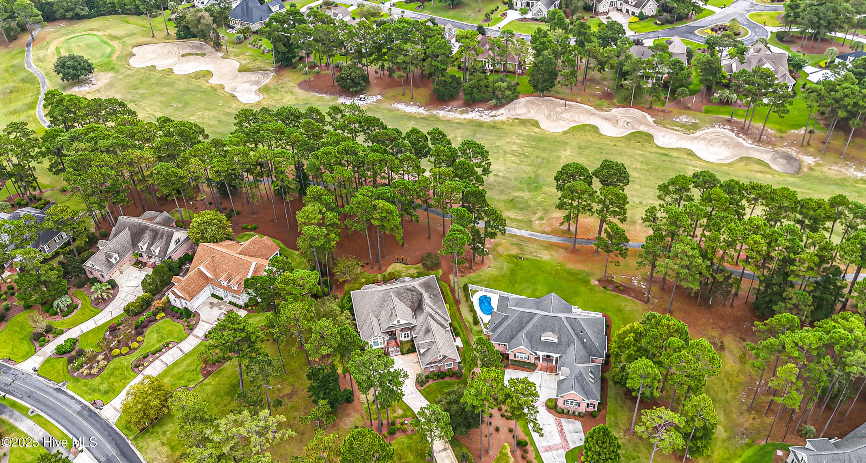 100530810 | Photo 63