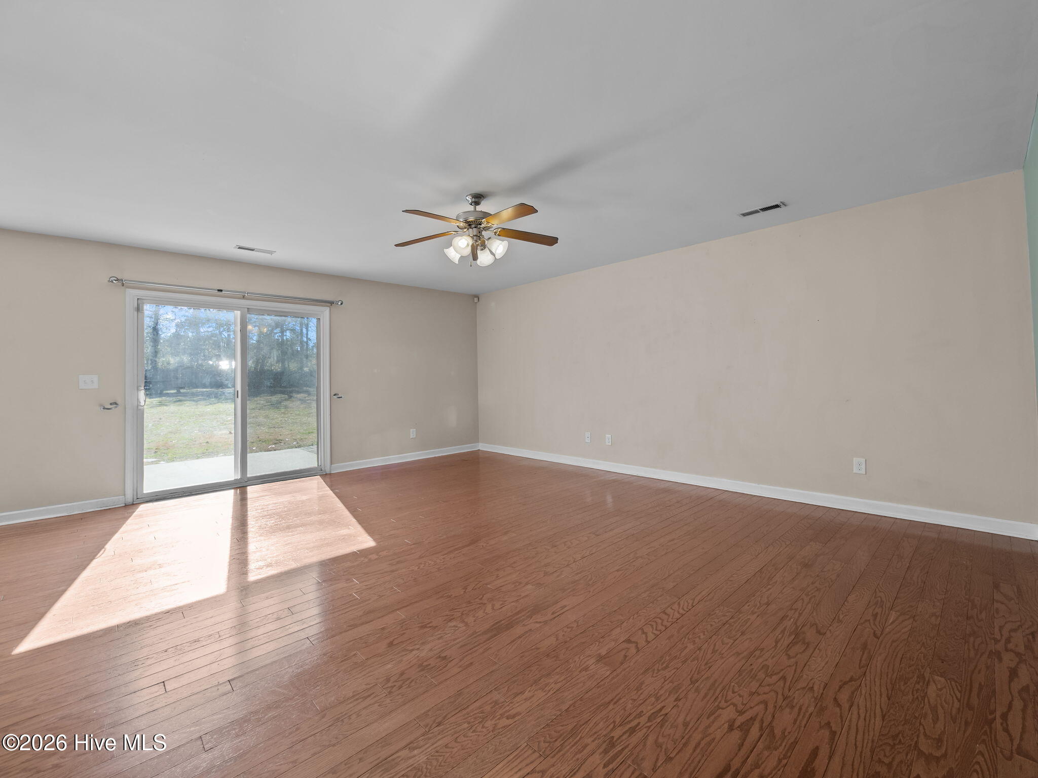 100545708 | Photo 10