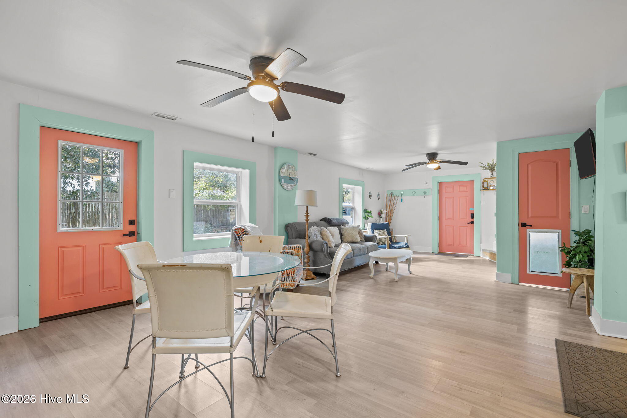 100552691 | Photo 15