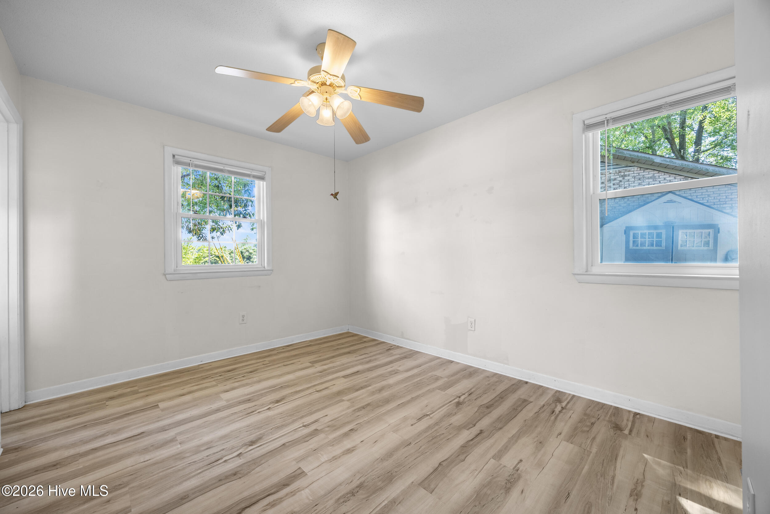 100569025 | Photo 17