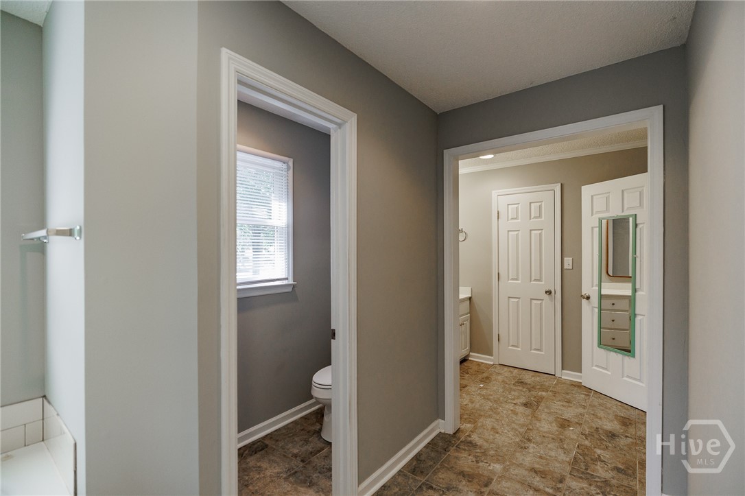 1220 Twelve Oaks Circle